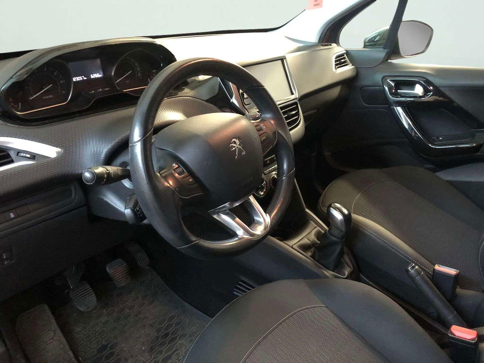 https://cdn-flexicar.caraffinity.it/public_appraisal_images_pro/images/stock/202690/XG02vBfEtL__IMG-20251022-WA0404.jpg