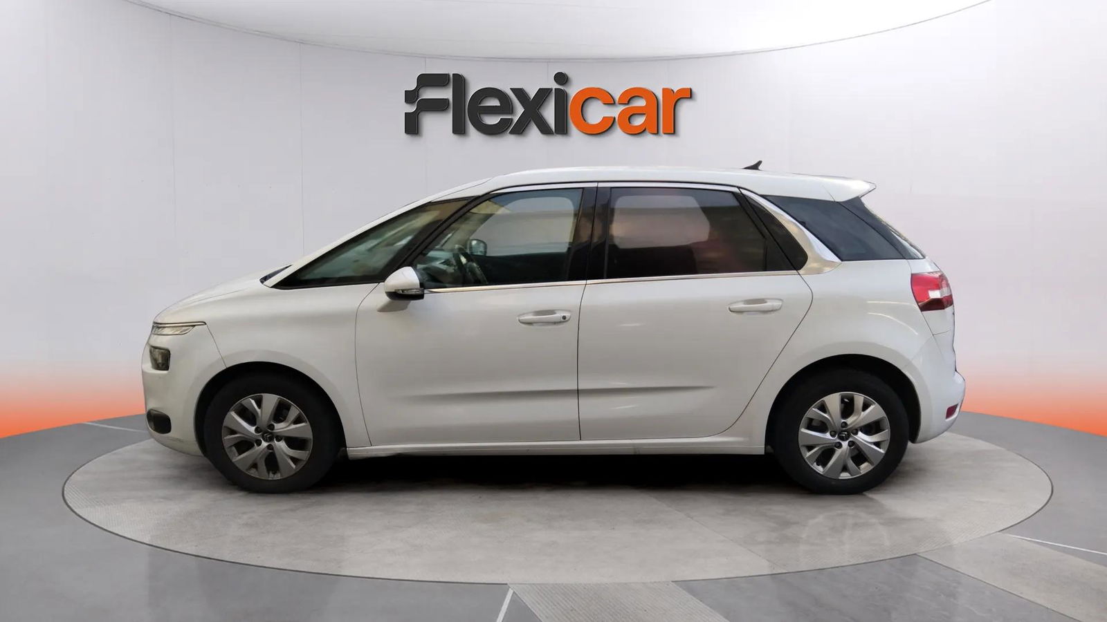 https://cdn-flexicar.caraffinity.it/public_appraisal_images_pro/images/stock/205410/7UJ0ghWfhq__8352JGN_4164a09c65cd421ba3fa9d1380df49ab_Exterior_2.jpg.jpg