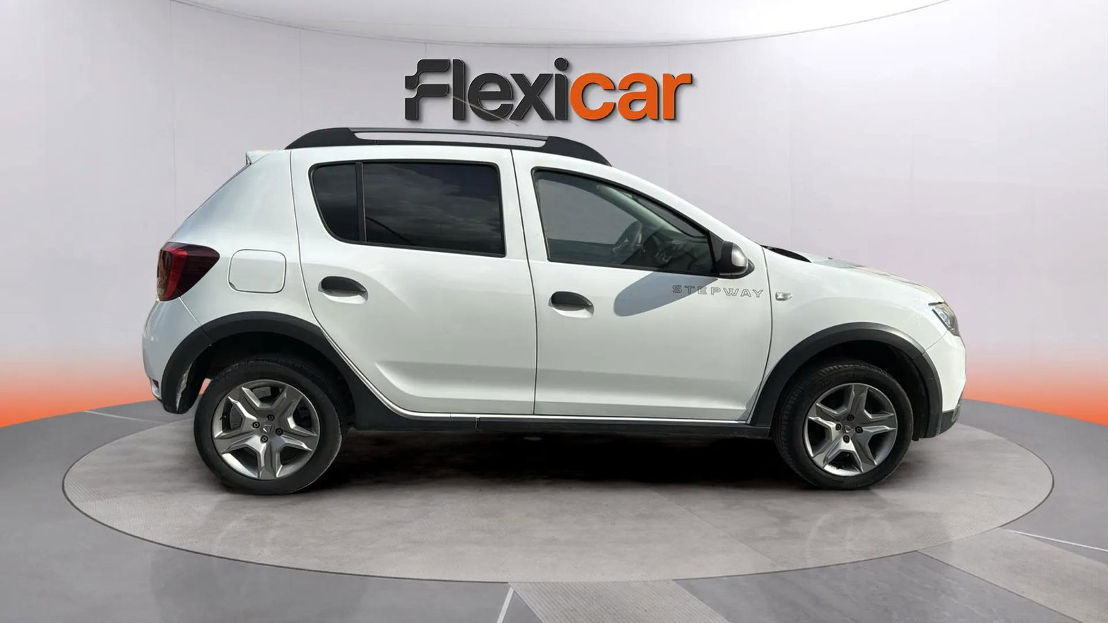 https://cdn-flexicar.caraffinity.it/public_appraisal_images_pro/images/stock/205887/kLWJGj0WGS__5134KRZ_9571092d36a94575bb535f9fa66815b0_Exterior_6.jpeg.jpg