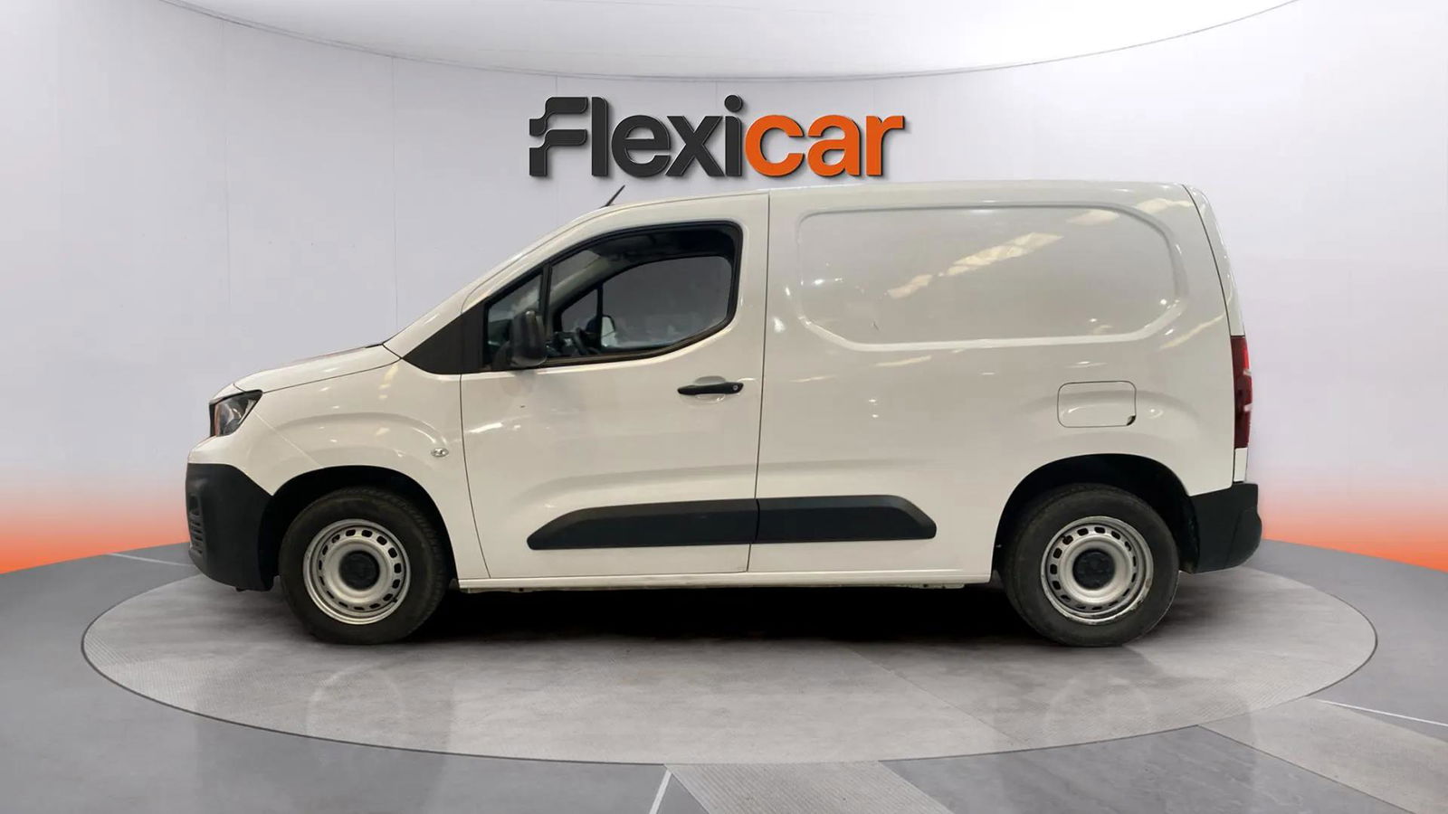 https://cdn-flexicar.caraffinity.it/public_appraisal_images_pro/images/stock/207230/EMRVTK9GqY__5722LLD_245fc8421c37442d8ddc690f6c53b7ff_Exterior_2.jpeg.jpg