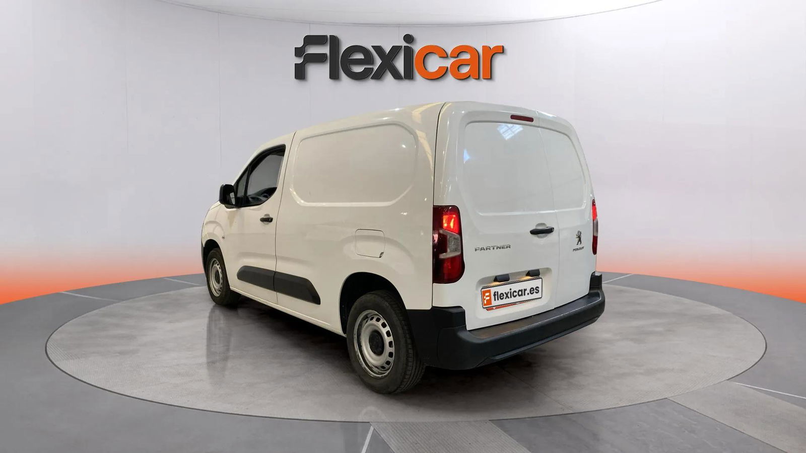 https://cdn-flexicar.caraffinity.it/public_appraisal_images_pro/images/stock/207230/nHg1NvKBOC__5722LLD_245fc8421c37442d8ddc690f6c53b7ff_Exterior_3.jpeg.jpg