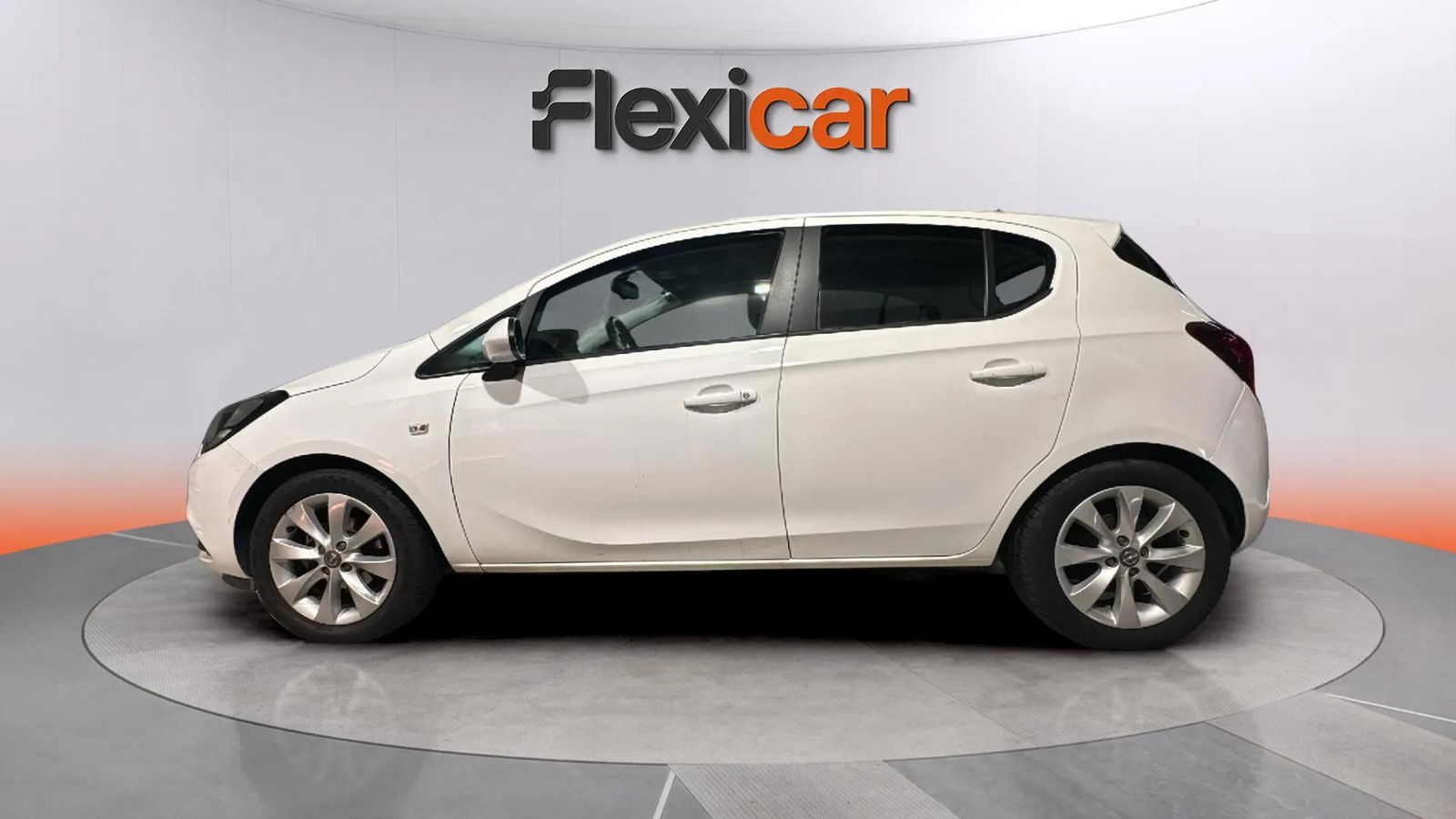 https://cdn-flexicar.caraffinity.it/public_appraisal_images_pro/images/stock/208779/ktTd0THsEj__4.jpg