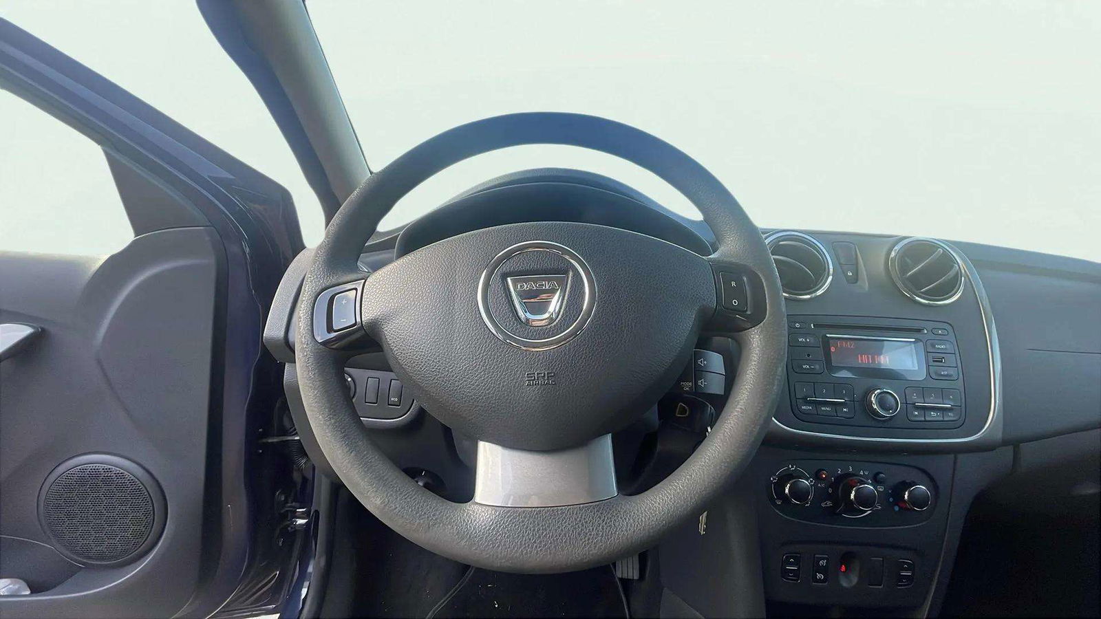 https://cdn-flexicar.caraffinity.it/public_appraisal_images_pro/images/stock/208978/L0YzvvocW6__9270NFY_fb63c65c23a14fbc9d208d14706f1f82_Interior_11.jpeg.jpg