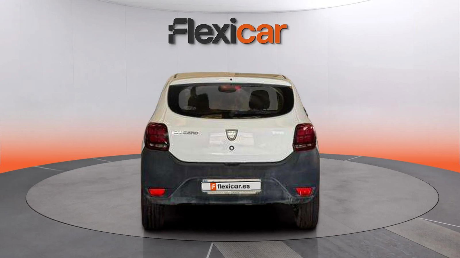 https://cdn-flexicar.caraffinity.it/public_appraisal_images_pro/images/stock/209233/hIQQN9P8Tm__IMG-20250909-WA0076.jpg