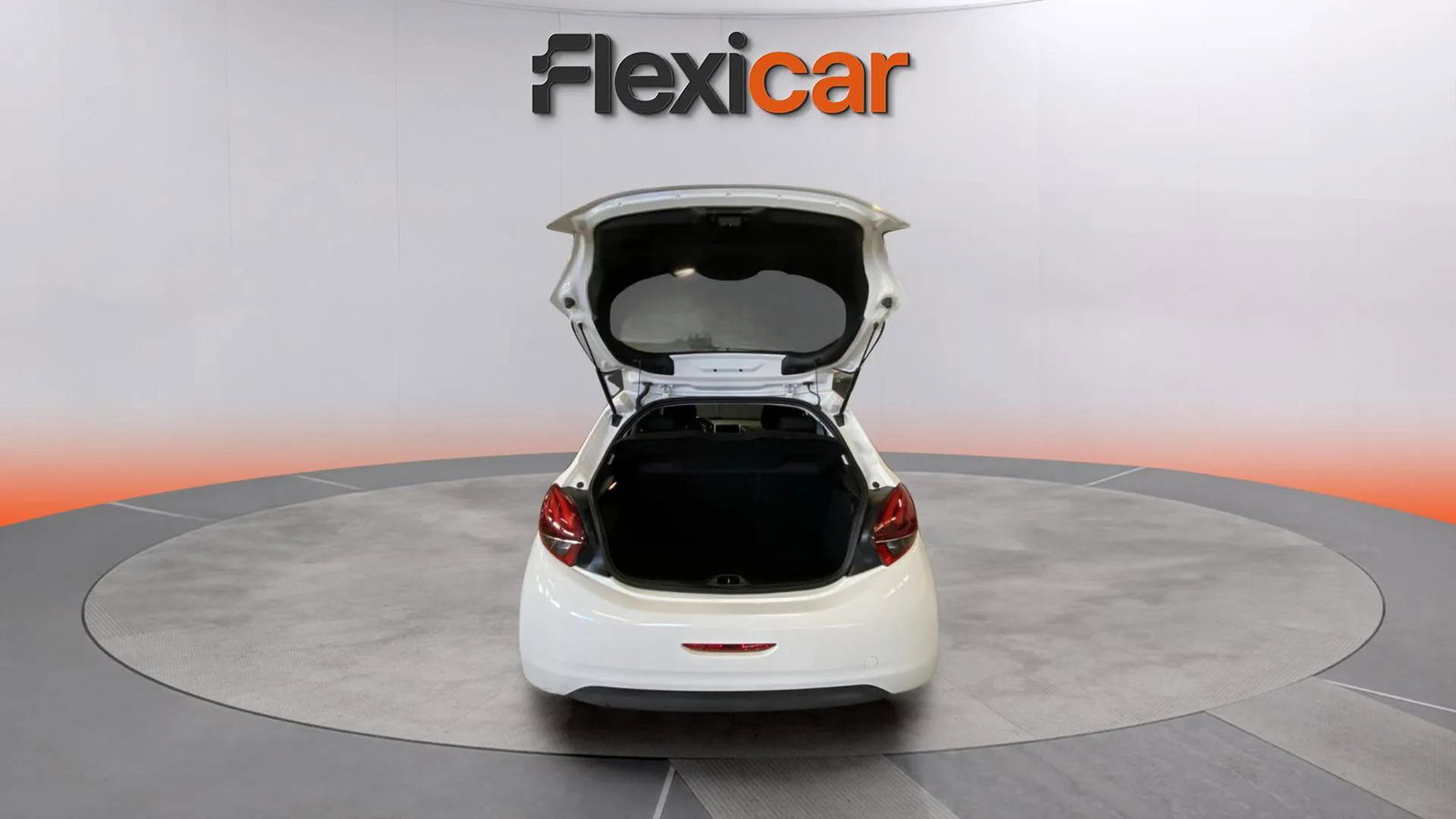 https://cdn-flexicar.caraffinity.it/public_appraisal_images_pro/images/stock/209328/L50D8qZlr9__2674KGJ_95da062fc9374daa895a3477bf02f7ca_Interior_13.jpeg.jpg