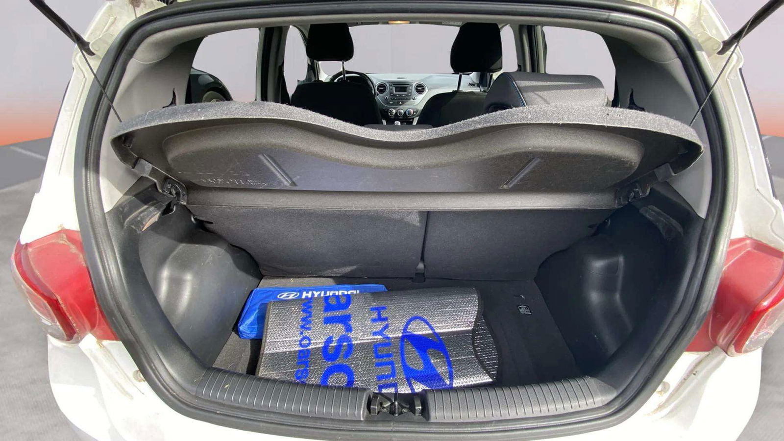 https://cdn-flexicar.caraffinity.it/public_appraisal_images_pro/images/stock/210327/4yuPv6NmpB__9883JRC_1cc0ebb200ee47fdbf46e080027fb9c8_Interior_16.jpeg.jpg