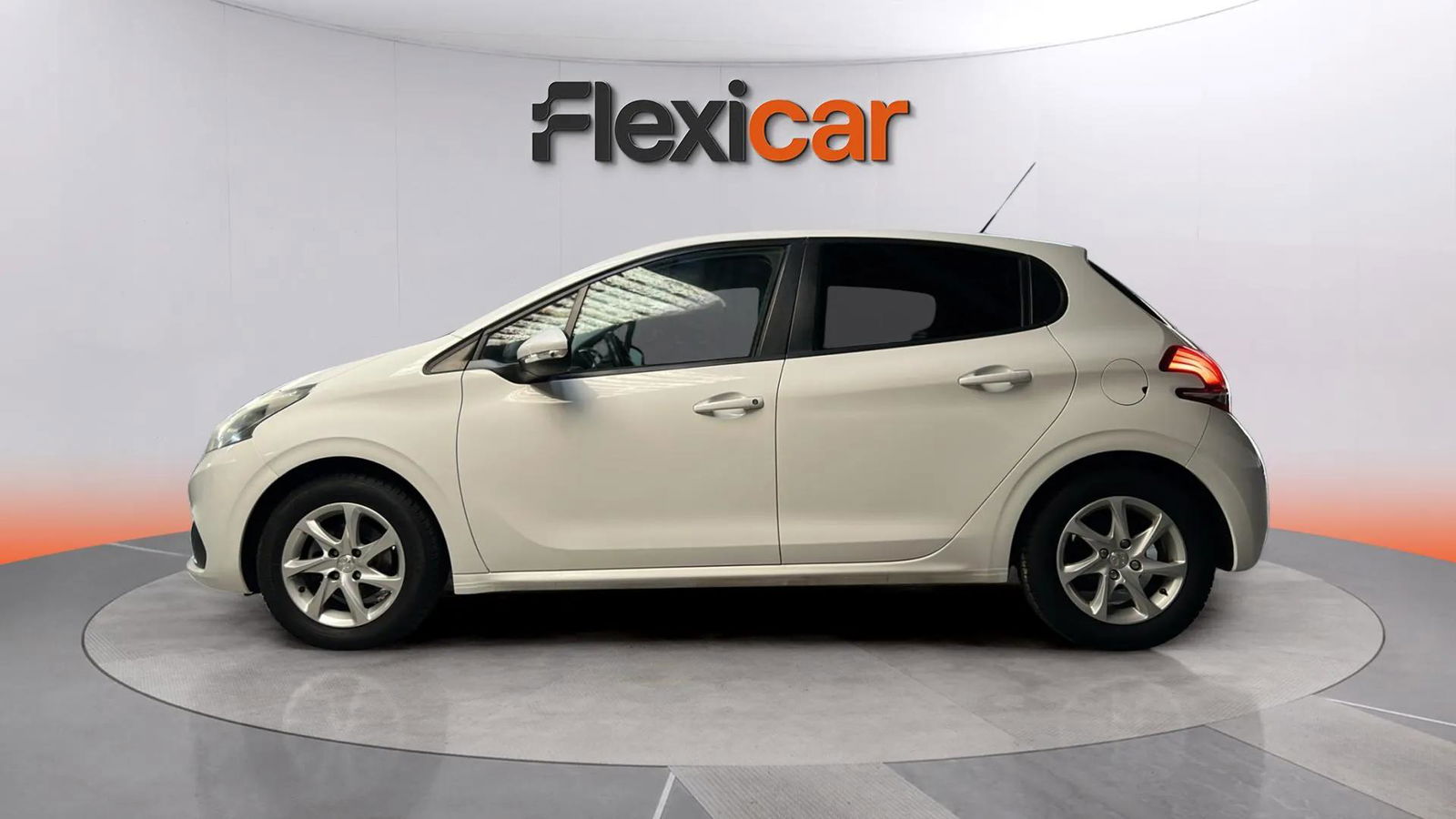 https://cdn-flexicar.caraffinity.it/public_appraisal_images_pro/images/stock/211580/fqIGTO6Jwz__1262JJB_a97eb661643149a0b683bf4fab50028c_Exterior_5.jpeg.jpg