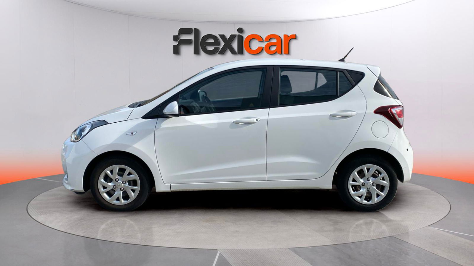 https://cdn-flexicar.caraffinity.it/public_appraisal_images_pro/images/stock/211798/EbUxXbg49w__IMG-20251024-WA0213.jpg