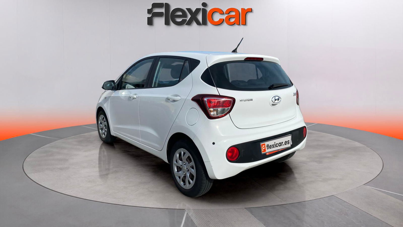 https://cdn-flexicar.caraffinity.it/public_appraisal_images_pro/images/stock/211798/pZJJsBzOvR__IMG-20251024-WA0214.jpg
