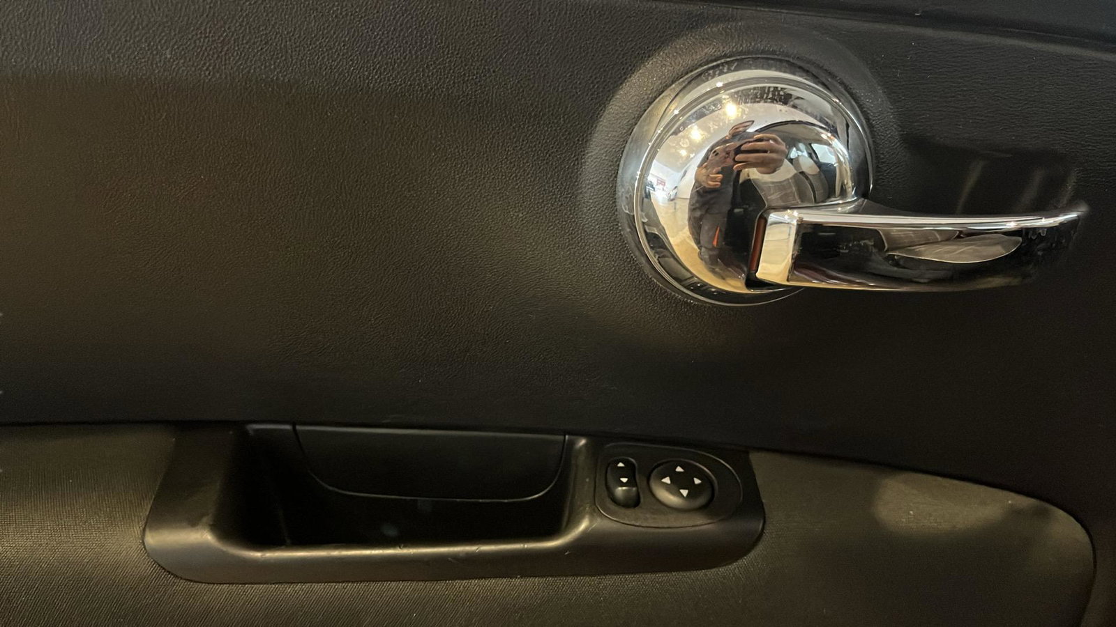 https://cdn-flexicar.caraffinity.it/public_appraisal_images_pro/images/stock/212406/J3stSCcmhb__img-f09181e2-9132-4544-b162-79a55c2a6308.jpeg