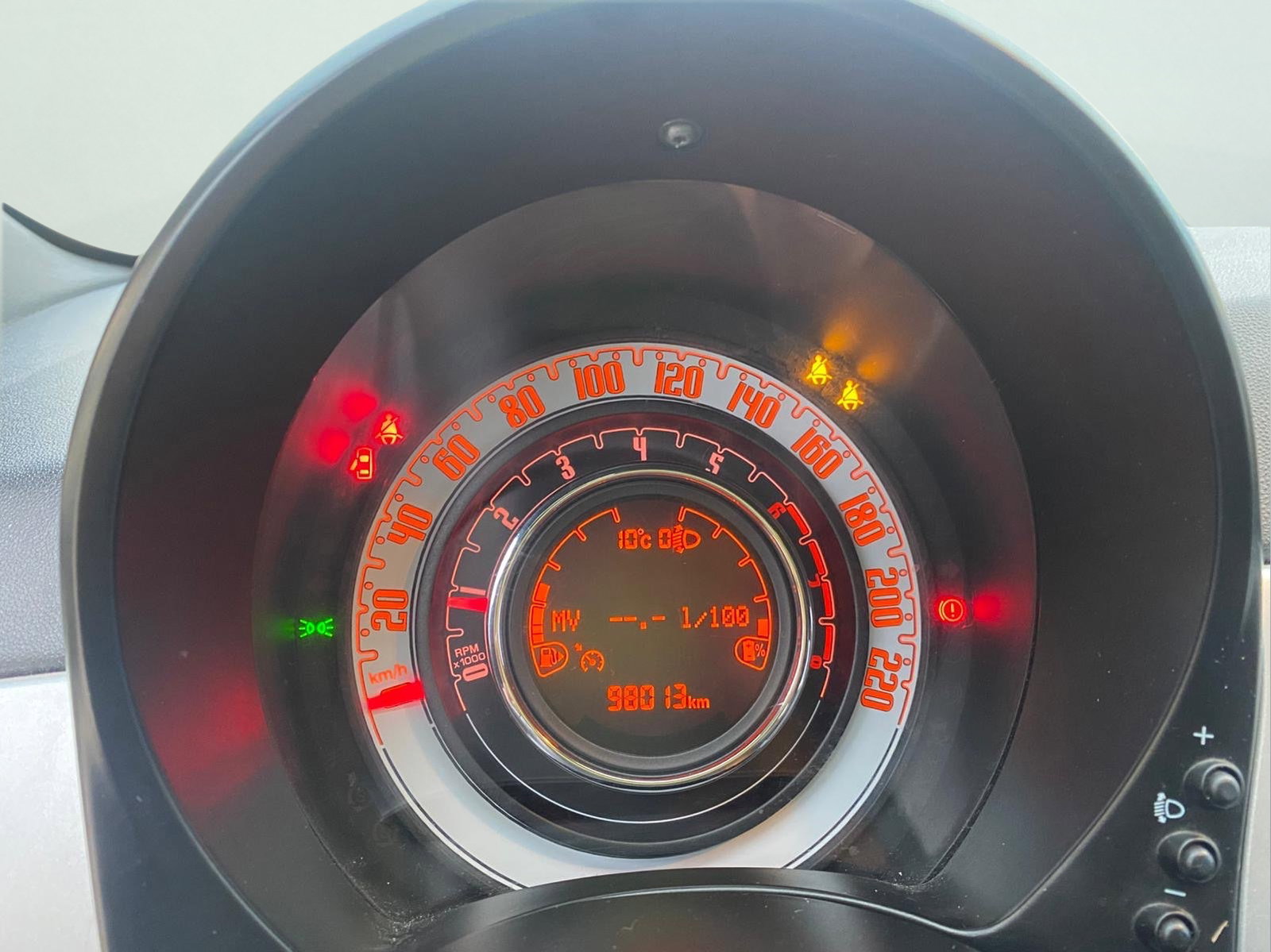 https://cdn-flexicar.caraffinity.it/public_appraisal_images_pro/images/stock/217104/h0wrTkjDua__img-e802d50e-d3b8-4fa4-b514-447561ec.jpeg