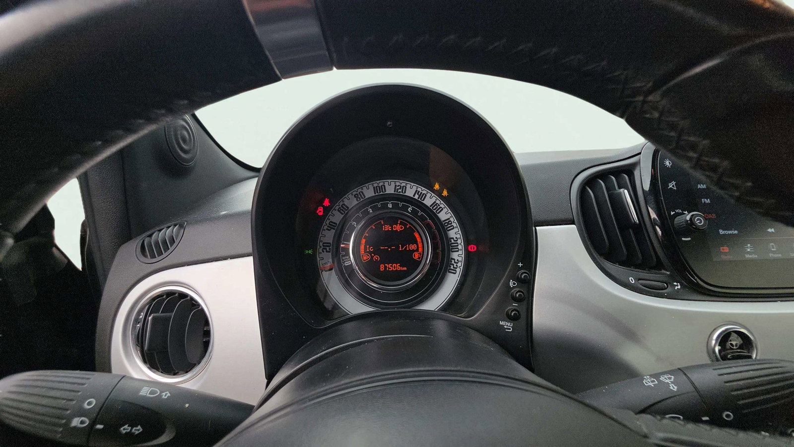 https://cdn-flexicar.caraffinity.it/public_appraisal_images_pro/images/stock/217108/uQeWUTGbz6__0353LWW_bbb59e2b1bf54db9ba336a03450b5c3f_Interior_9.jpg.jpg