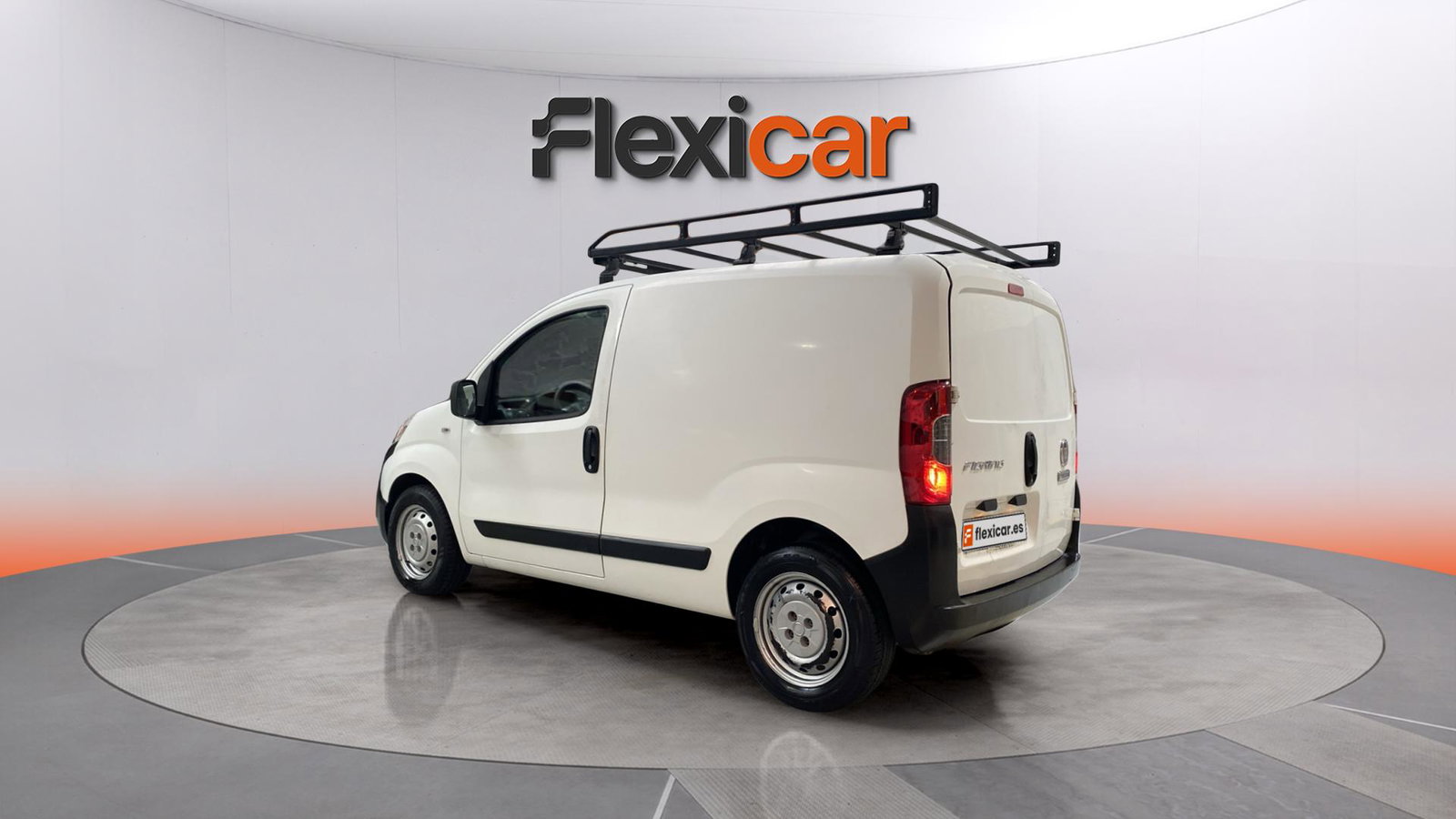 https://cdn-flexicar.caraffinity.it/public_appraisal_images_pro/images/stock/217422/jdkJmflJCf__img-f35b1e1d-bbe8-46e0-b1a8-c7036c2f0493.jpeg