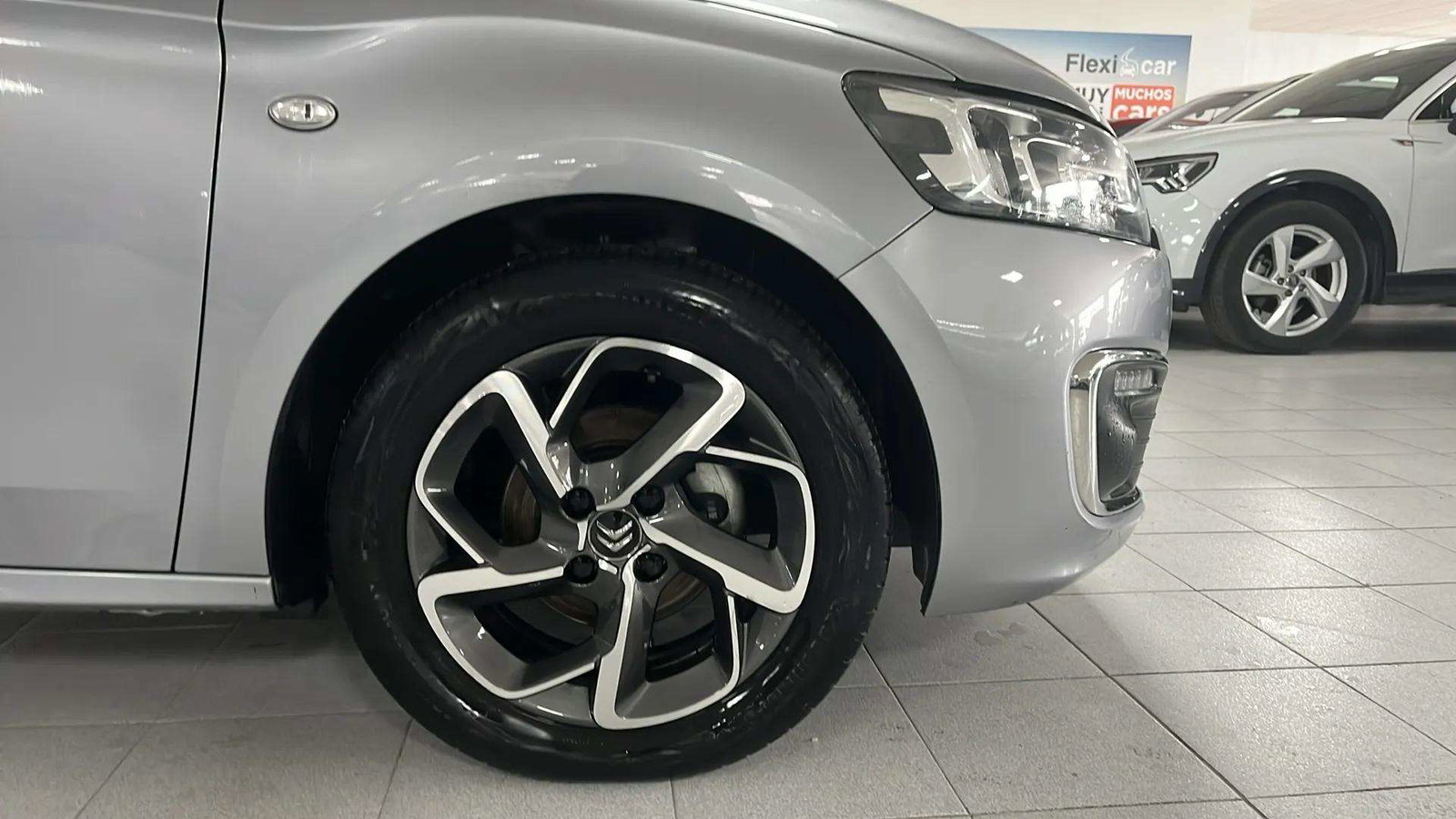 https://cdn-flexicar.caraffinity.it/public_appraisal_images_pro/images/stock/217916/abBSzXyf2w__9279LKL_db128ae1f91b442596f561bf2c5628d9_Miscellaneous_17.jpeg.jpg