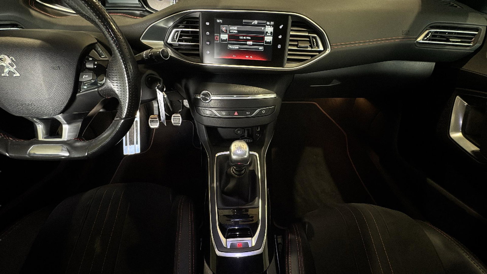 https://cdn-flexicar.caraffinity.it/public_appraisal_images_pro/images/stock/217972/CrrbPZj4bS__img-1499036b-6328-4efd-9c56-692c16c1eea9.jpeg