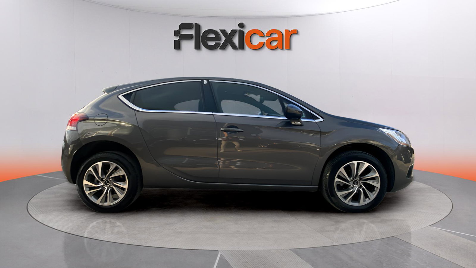 https://cdn-flexicar.caraffinity.it/public_appraisal_images_pro/images/stock/222927/YWTUG4qKBk__img-81ce7d0f-b2db-4dae-bcf3-78b3e943304e.jpeg