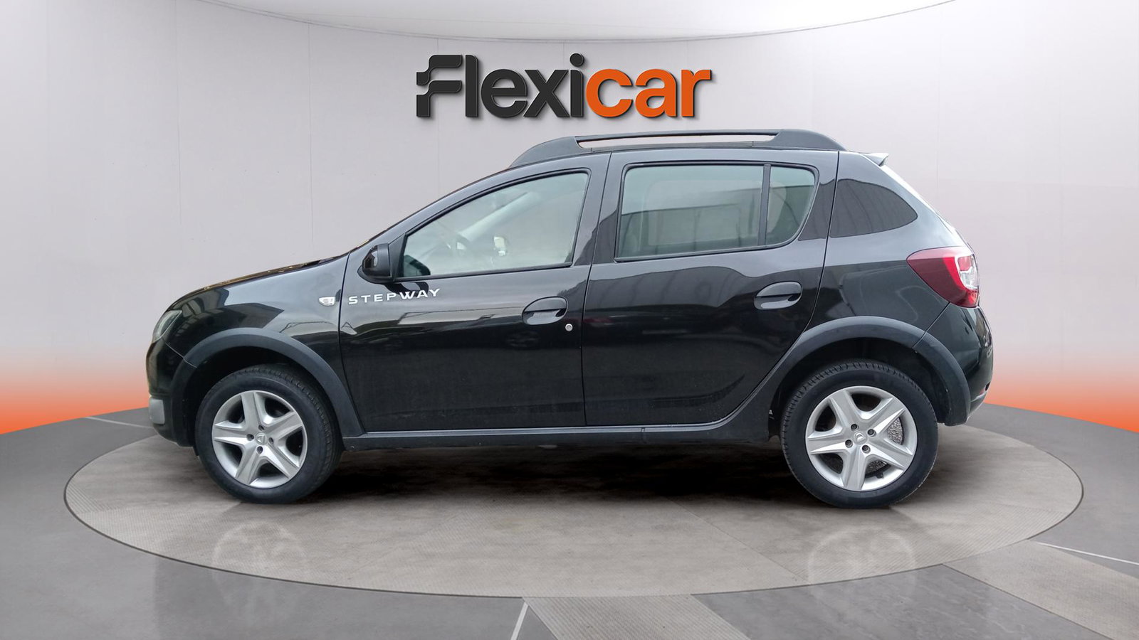 https://cdn-flexicar.caraffinity.it/public_appraisal_images_pro/images/stock/223092/EvROgv0TW9__img-dd036e19-caa3-4856-afd4-1e70ed979b03.jpeg