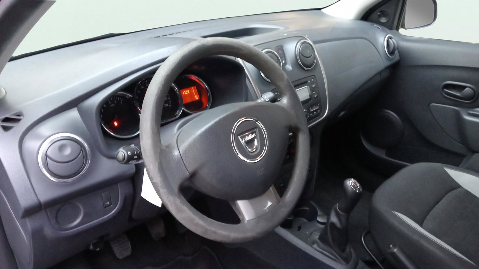 https://cdn-flexicar.caraffinity.it/public_appraisal_images_pro/images/stock/223092/h2EErfJqgZ__img-840e0659-4a86-440e-9657-1bd3366cd69c.jpeg