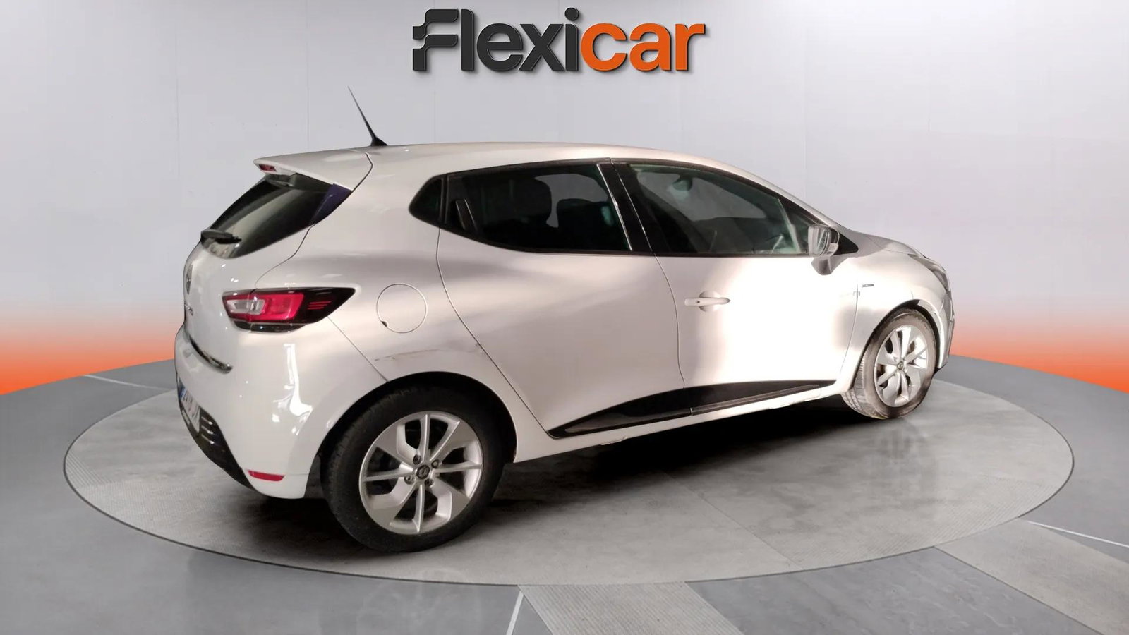 https://cdn-flexicar.caraffinity.it/public_appraisal_images_pro/images/stock/223142/0MEMeKhln0__2418JXY_e3ba0b6254b94e61b4cc20c60de65904_Exterior_5.jpg.jpg