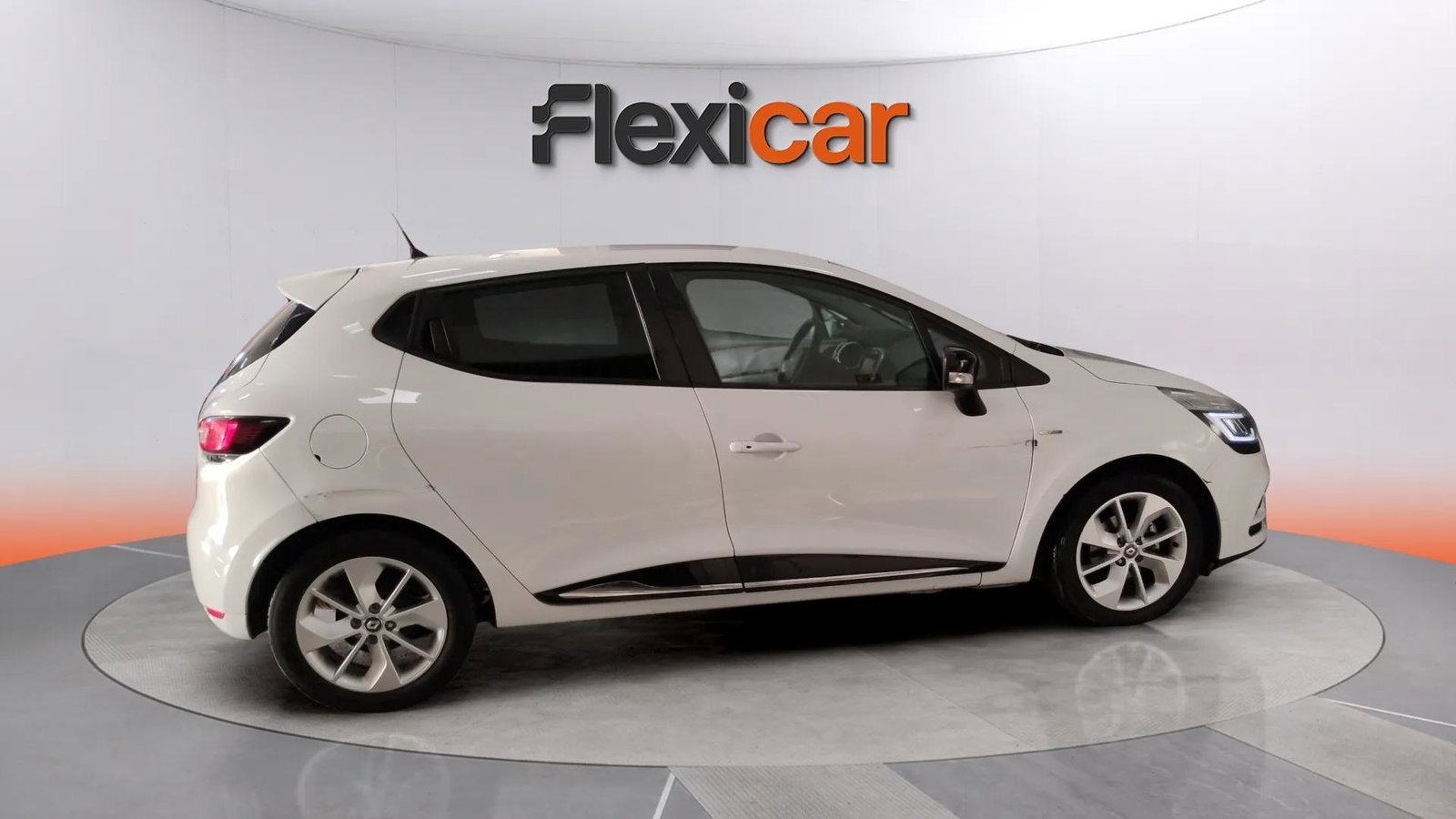 https://cdn-flexicar.caraffinity.it/public_appraisal_images_pro/images/stock/223142/2jFDrsQ6DY__2418JXY_e3ba0b6254b94e61b4cc20c60de65904_Exterior_6.jpg.jpg