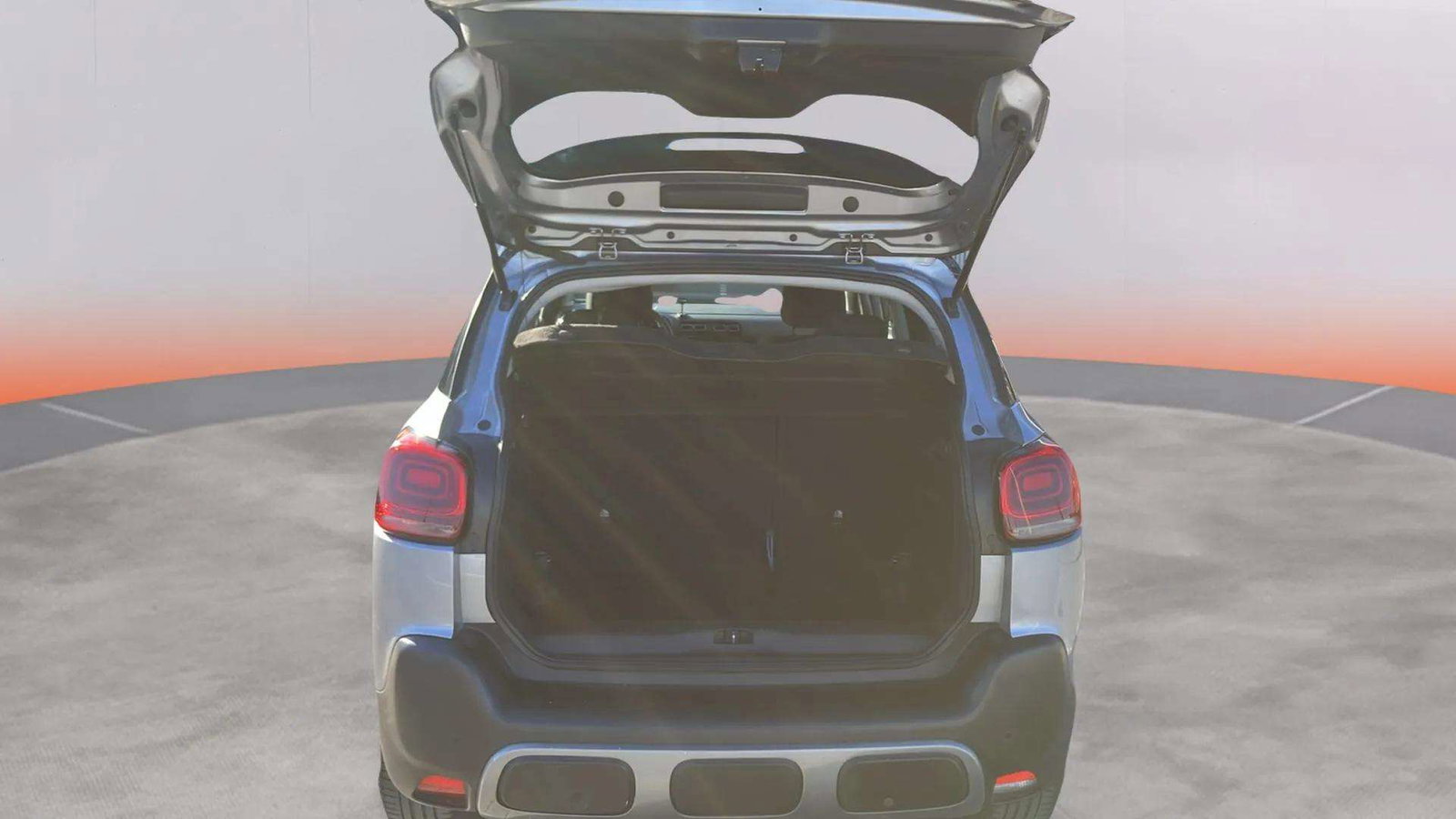 https://cdn-flexicar.caraffinity.it/public_appraisal_images_pro/images/stock/223914/gHOpYRqrcU__0776LMC_401320bfac3a4867b23162b03c88452c_Interior_16.jpeg.jpg