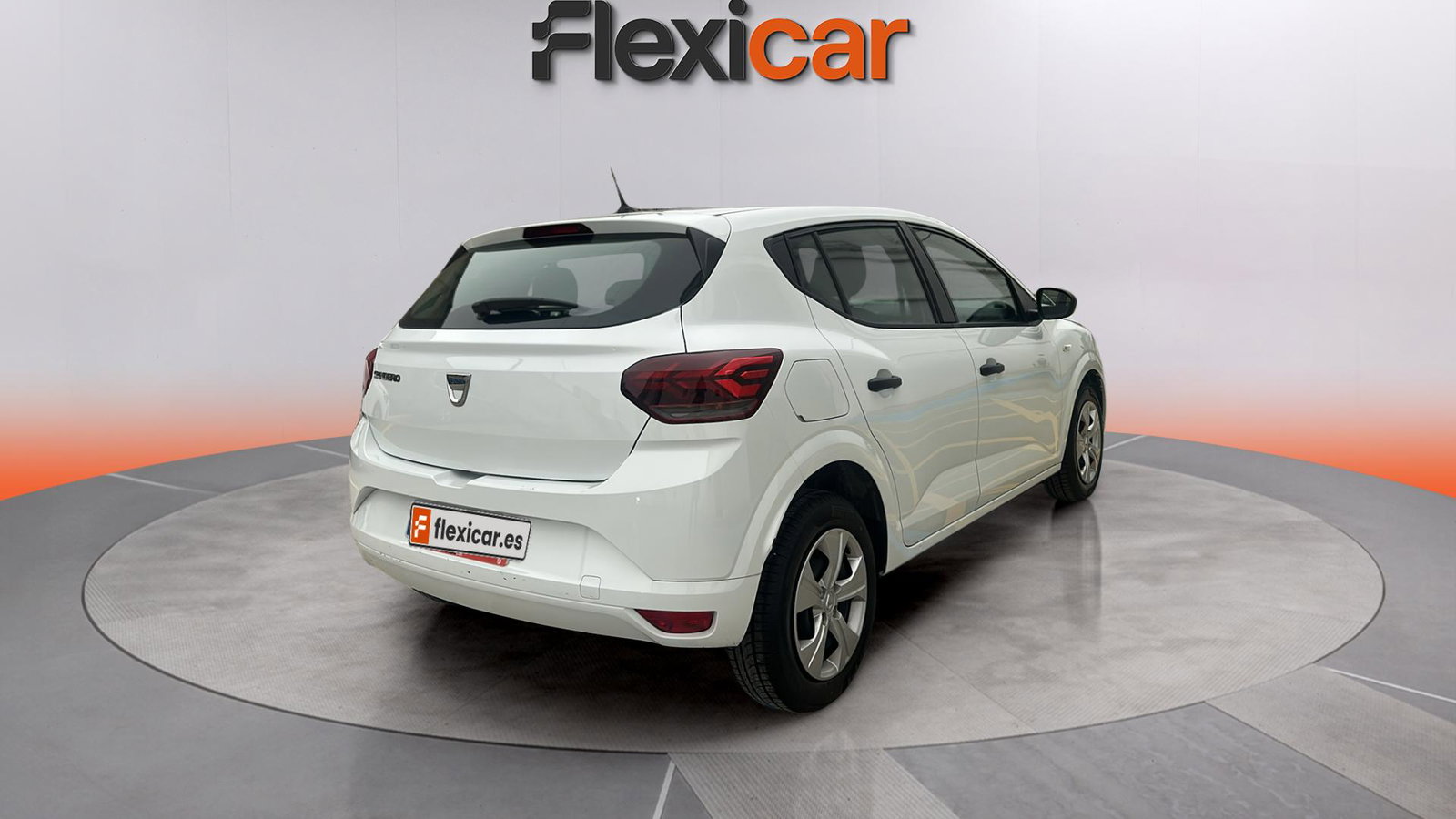 https://cdn-flexicar.caraffinity.it/public_appraisal_images_pro/images/stock/224165/Ek9CWxnzBu__img-f306d558-e923-470d-8f6e-37c6cd1729d8.jpeg