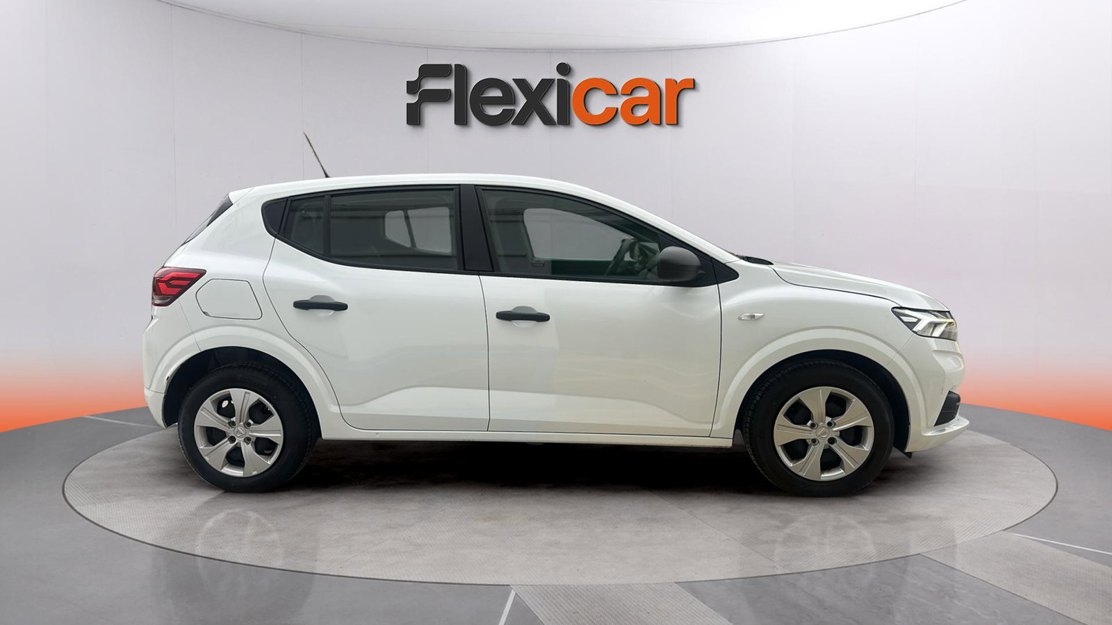 https://cdn-flexicar.caraffinity.it/public_appraisal_images_pro/images/stock/224165/JIR4UGwKrC__img-a3c243f1-e86e-4dad-9782-0c9ea809e970.jpeg