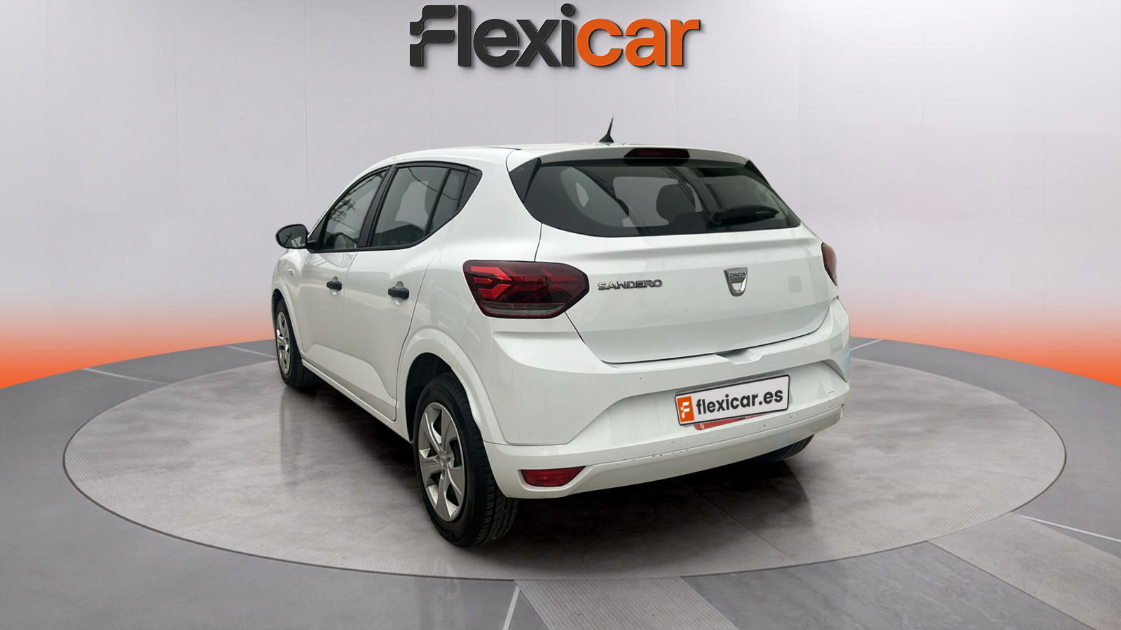 https://cdn-flexicar.caraffinity.it/public_appraisal_images_pro/images/stock/224165/MlrGlYfsgT__img-985a4f05-09e5-4c00-b15c-1bce989d3a75.jpeg
