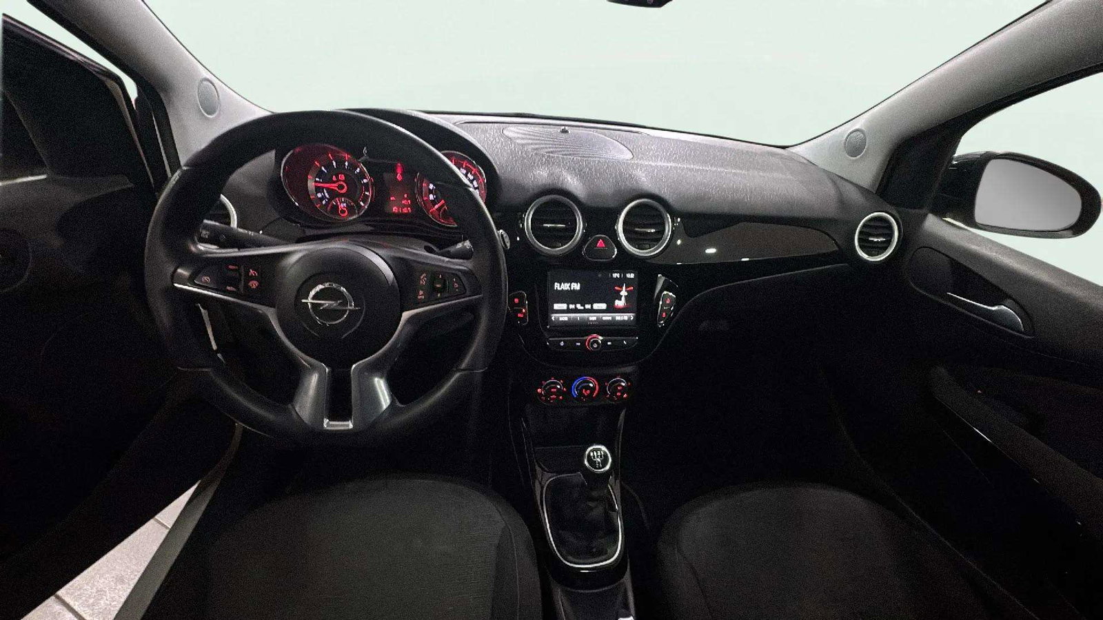 https://cdn-flexicar.caraffinity.it/public_appraisal_images_pro/images/stock/229917/wGJ6kf2vOl__2320JRT_121eaebe19c647c0a7e3e9ec29086b01_Interior_9.jpeg.jpg