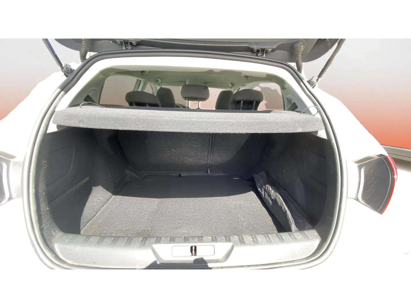 https://cdn-flexicar.caraffinity.it/public_appraisal_images_pro/images/stock/230090/88MMauNlc9__0100LMB_43ac368de8b74658b8a864726e0c2eb9_Interior_9.jpeg.jpg