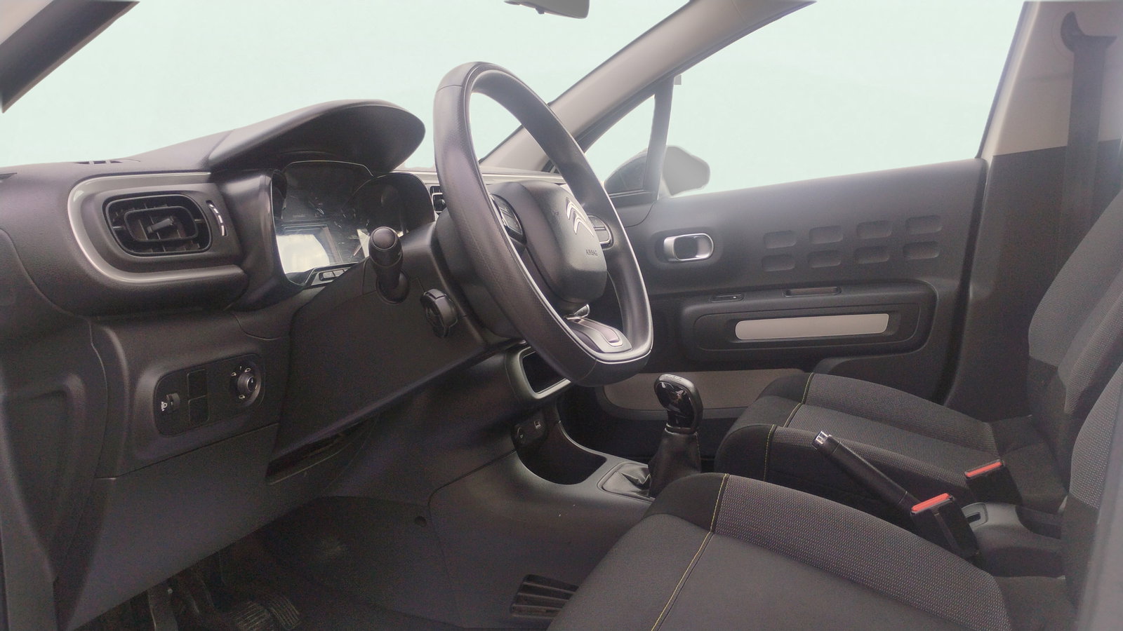 https://cdn-flexicar.caraffinity.it/public_appraisal_images_pro/images/stock/231238/BIkSQto8Cv__img-573e407f-d4f0-411c-a5ce-8885df04ffe0.jpeg