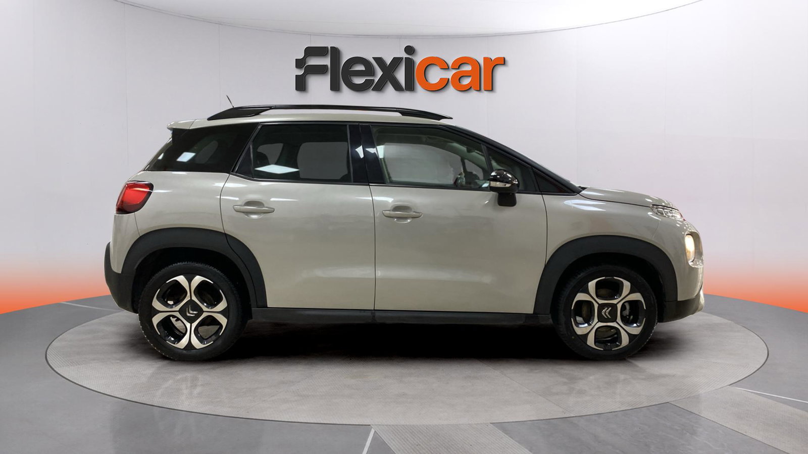 https://cdn-flexicar.caraffinity.it/public_appraisal_images_pro/images/stock/231676/1iGT66qwQ9__img-00787153-e307-4dec-9425-eee0a550c913.jpeg