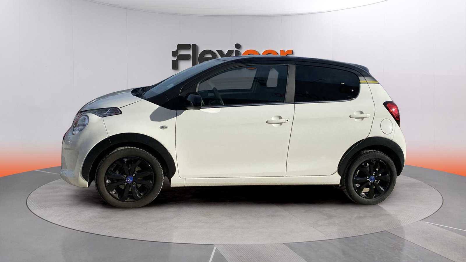 https://cdn-flexicar.caraffinity.it/public_appraisal_images_pro/images/stock/233048/9ZBZ9NVBUe__img-13708989-e481-4864-8a75-123cab5ccc50.jpeg