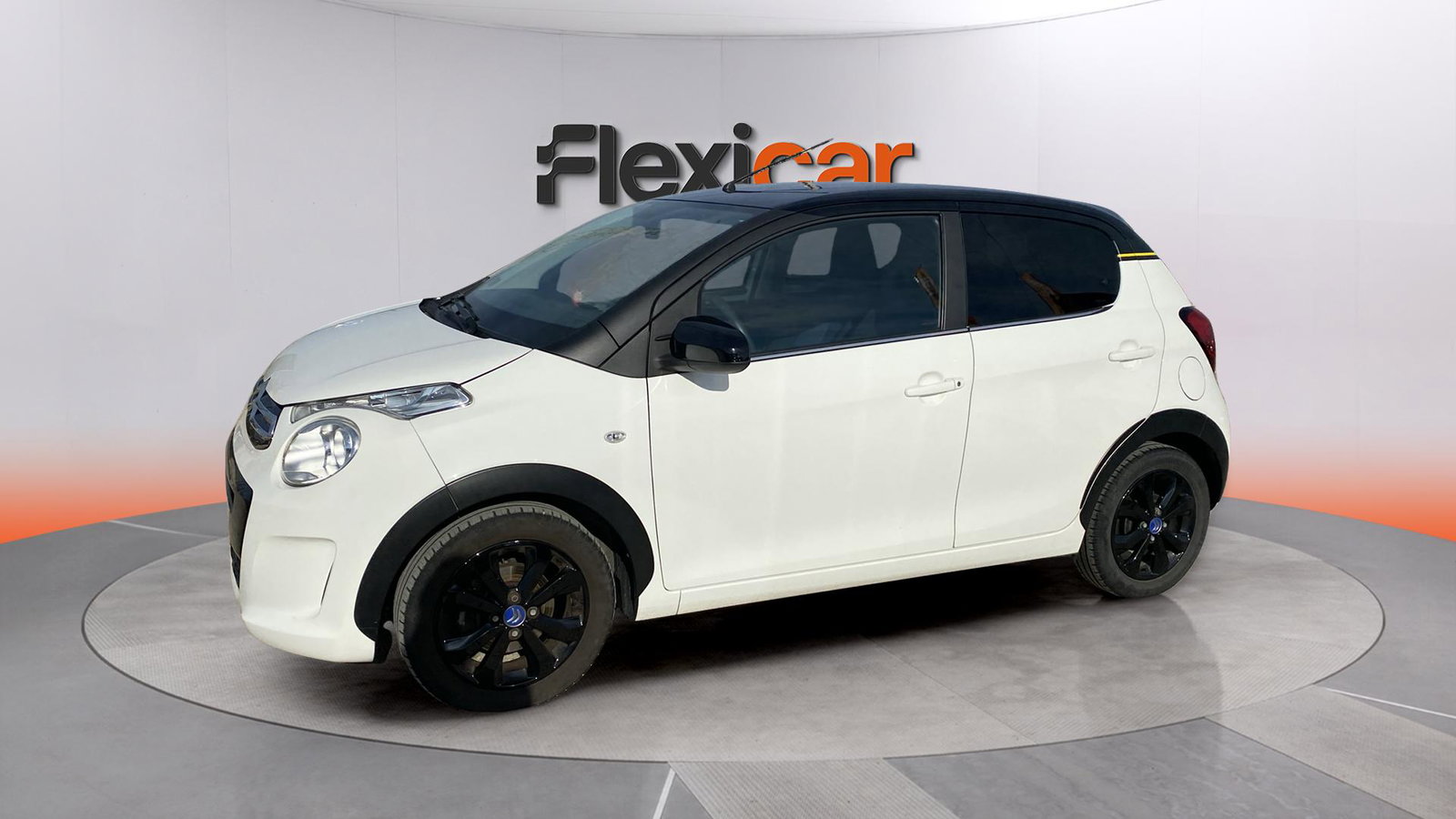 https://cdn-flexicar.caraffinity.it/public_appraisal_images_pro/images/stock/233048/XJThOAZ2v0__img-87072ce7-cb04-408a-b220-f2fc98741659.jpeg