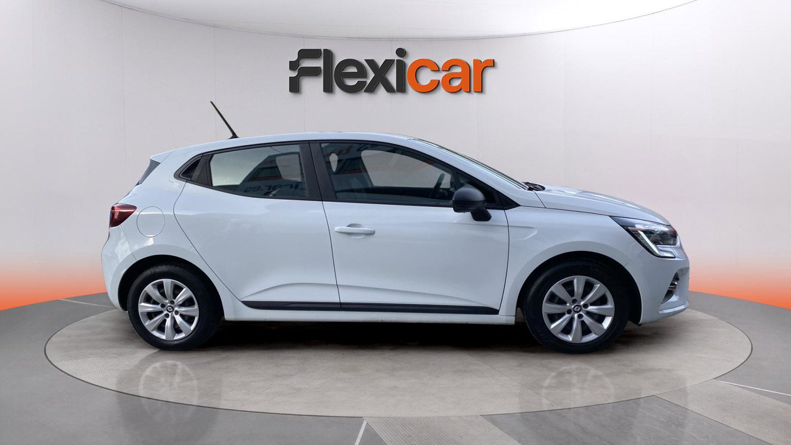 https://cdn-flexicar.caraffinity.it/public_appraisal_images_pro/images/stock/233389/v7oBui9s31__img-a8d75603-90f1-407c-b952-a1edaf27c1f8.jpeg