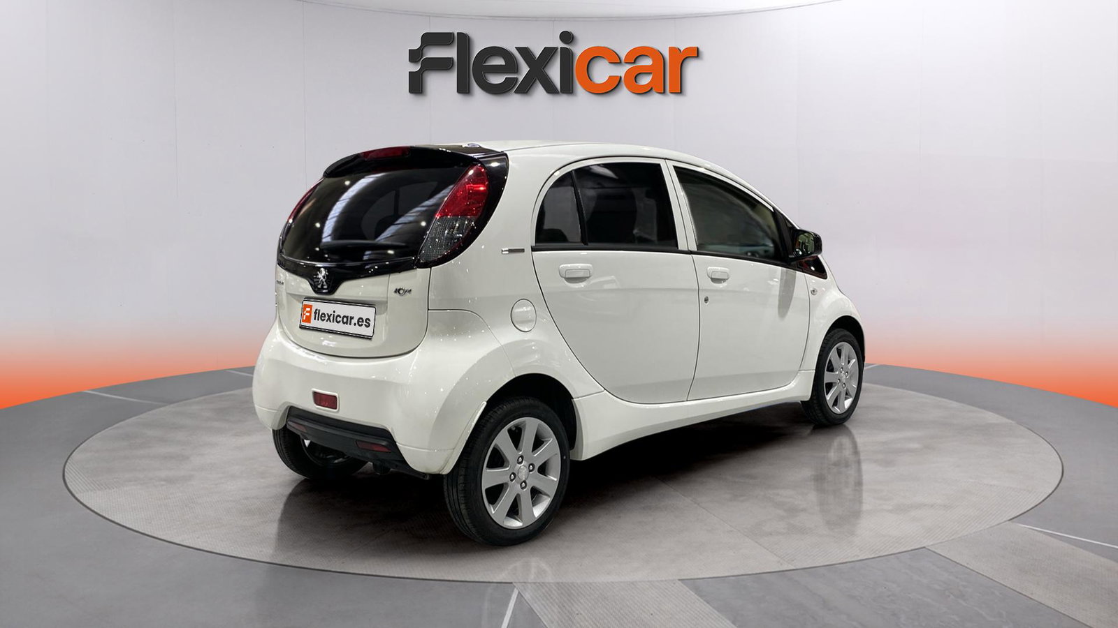 https://cdn-flexicar.caraffinity.it/public_appraisal_images_pro/images/stock/234448/ECYbwdyJuq__img-50e3b1bc-fb0f-4636-afd2-ed4f3d3fa3a4.jpeg