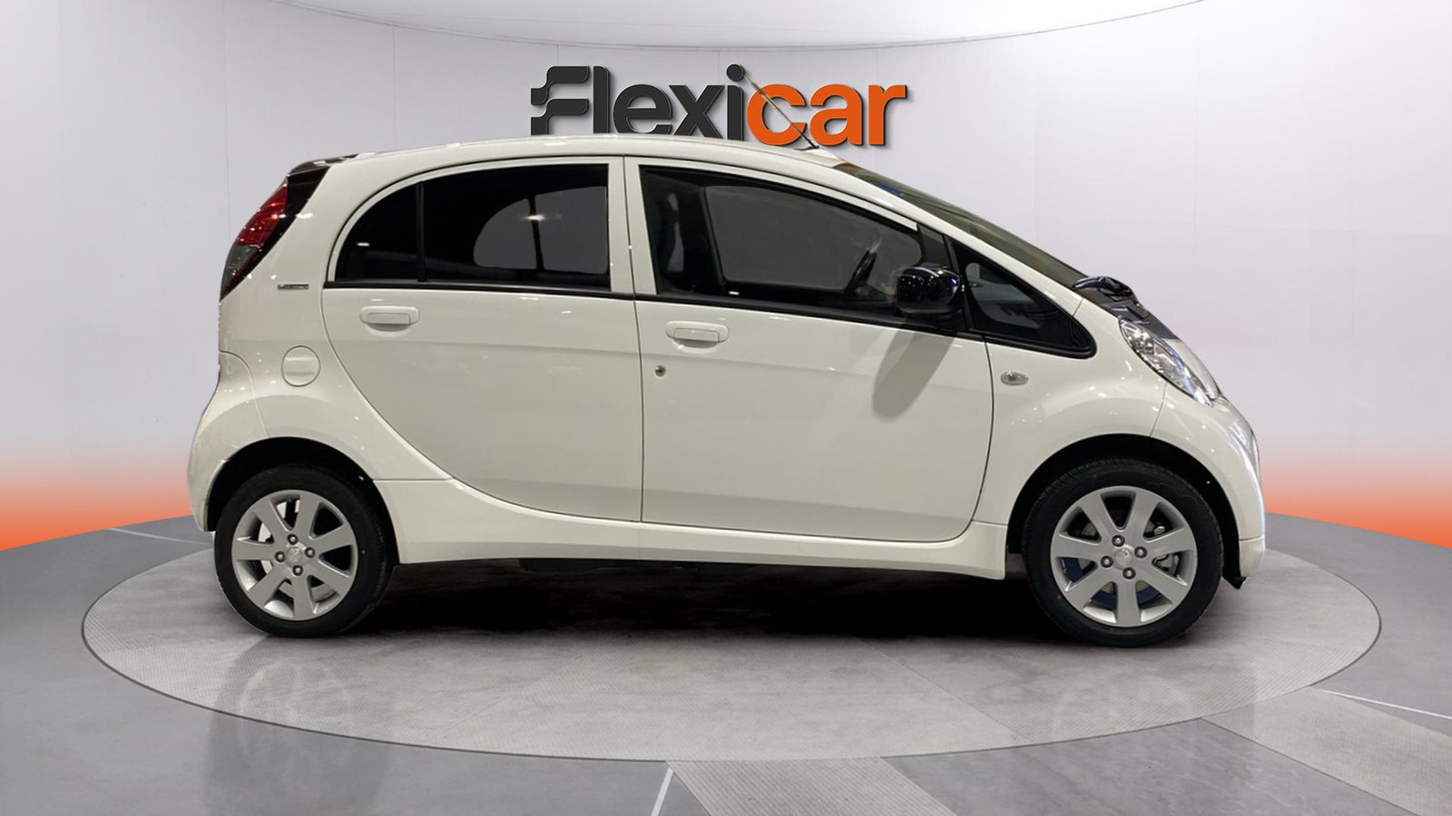 https://cdn-flexicar.caraffinity.it/public_appraisal_images_pro/images/stock/234448/Qdw2A9GnV2__img-3f50de8f-7ed7-4eee-8488-e272bf51cf1c.jpeg