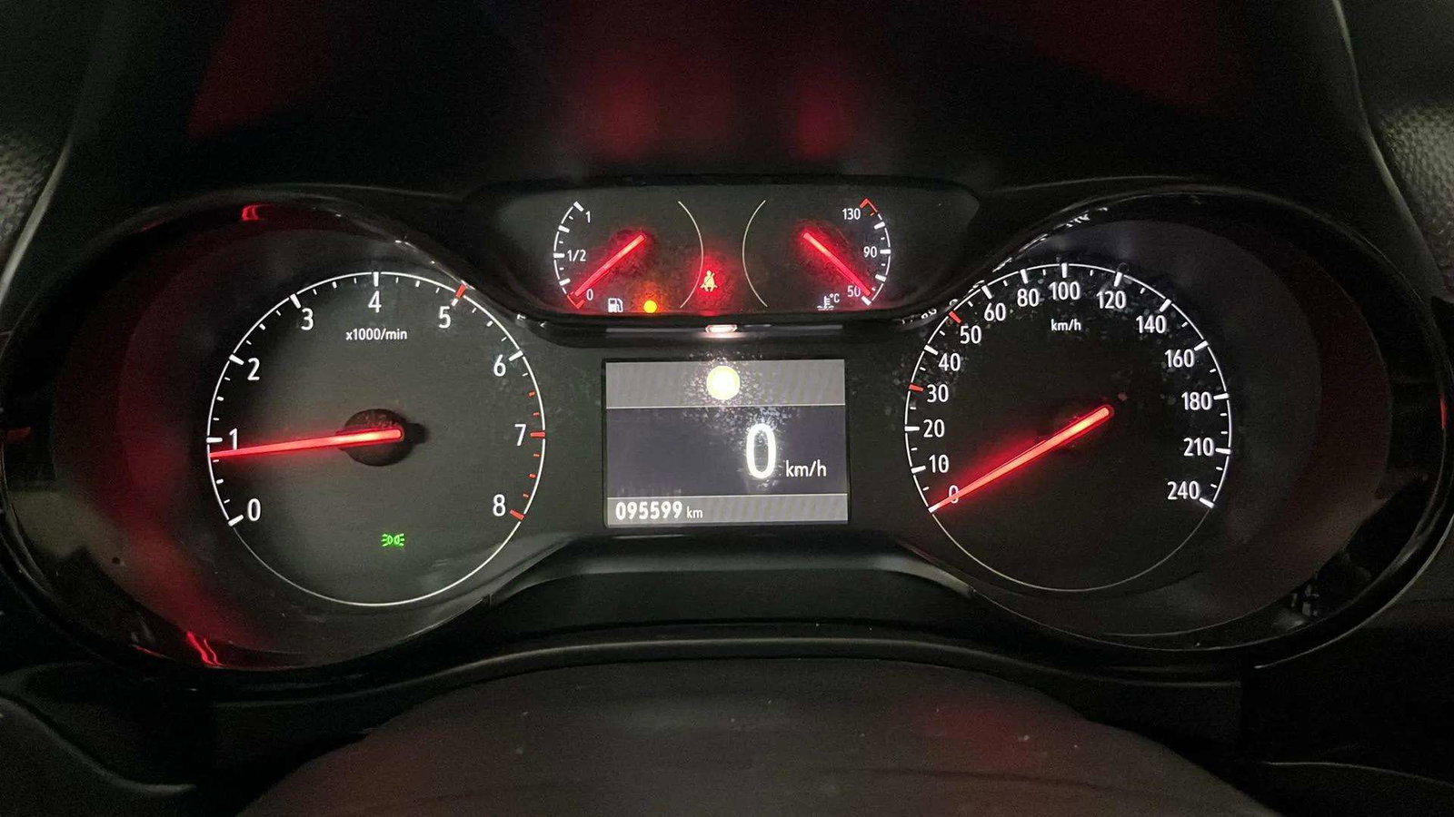 https://cdn-flexicar.caraffinity.it/public_appraisal_images_pro/images/stock/234705/Y5IQrnKble__opel_bdeebb08996344a48a68ab322ee27730_Interior_12.jpeg.jpg