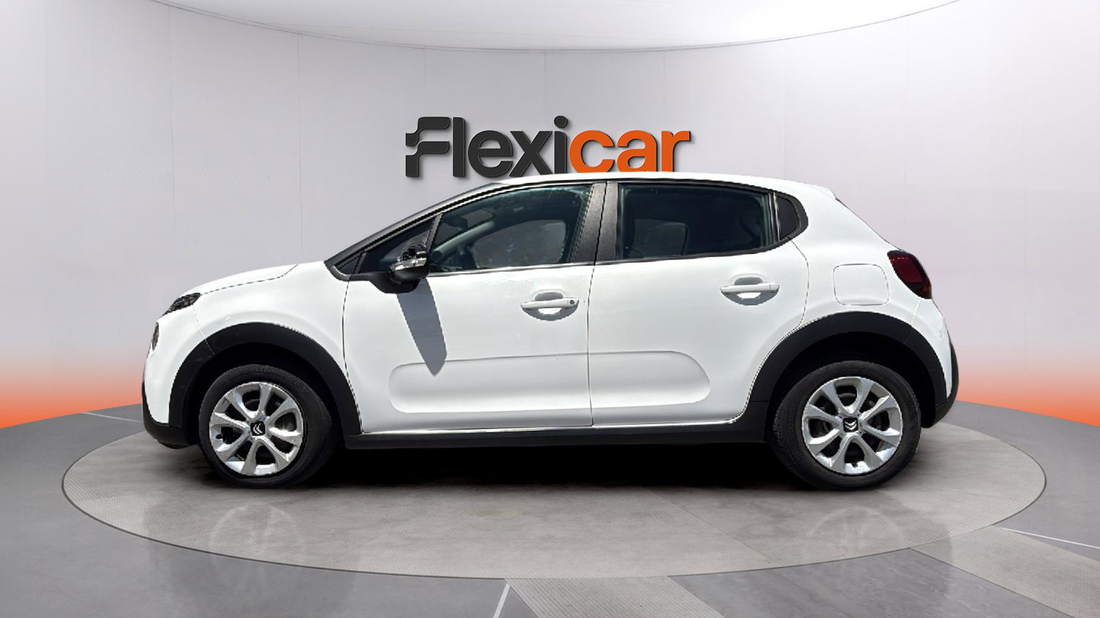 https://cdn-flexicar.caraffinity.it/public_appraisal_images_pro/images/stock/234830/oyNUMo0h2t__img-8a2fc0d7-1ea9-4fcc-9e50-03a0568bc69d.jpeg