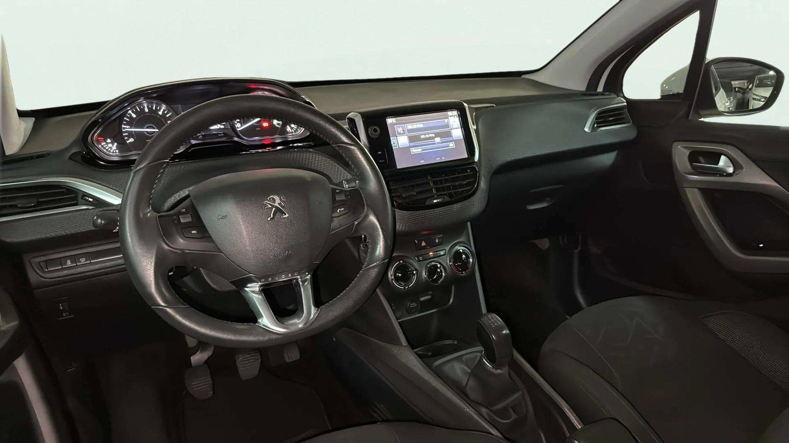 https://cdn-flexicar.caraffinity.it/public_appraisal_images_pro/images/stock/235054/hBZIwahTMY__2280JKH_4b6431fa5945459c9a3c083ecff62d27_Interior_9.jpeg.jpg