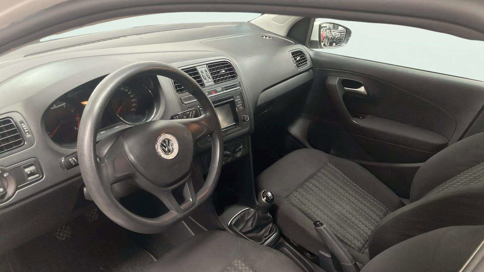https://cdn-flexicar.caraffinity.it/public_appraisal_images_pro/images/stock/237868/AdaegK9iKQ__2_6_Interior_6982JFR_c5a6bb1345404bb59f7d7c1b139639e3_Interior_6.jpeg.jpg