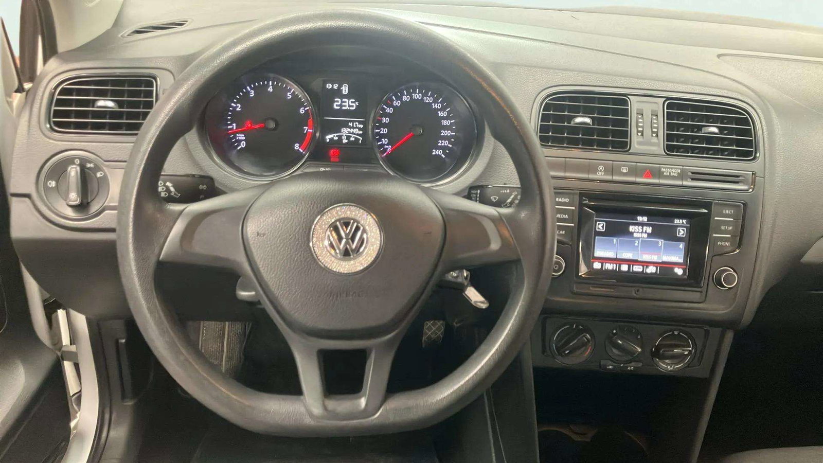 https://cdn-flexicar.caraffinity.it/public_appraisal_images_pro/images/stock/237868/CRnfNScmGu__2_12_Interior_6982JFR_c5a6bb1345404bb59f7d7c1b139639e3_Interior_12.jpeg.jpg