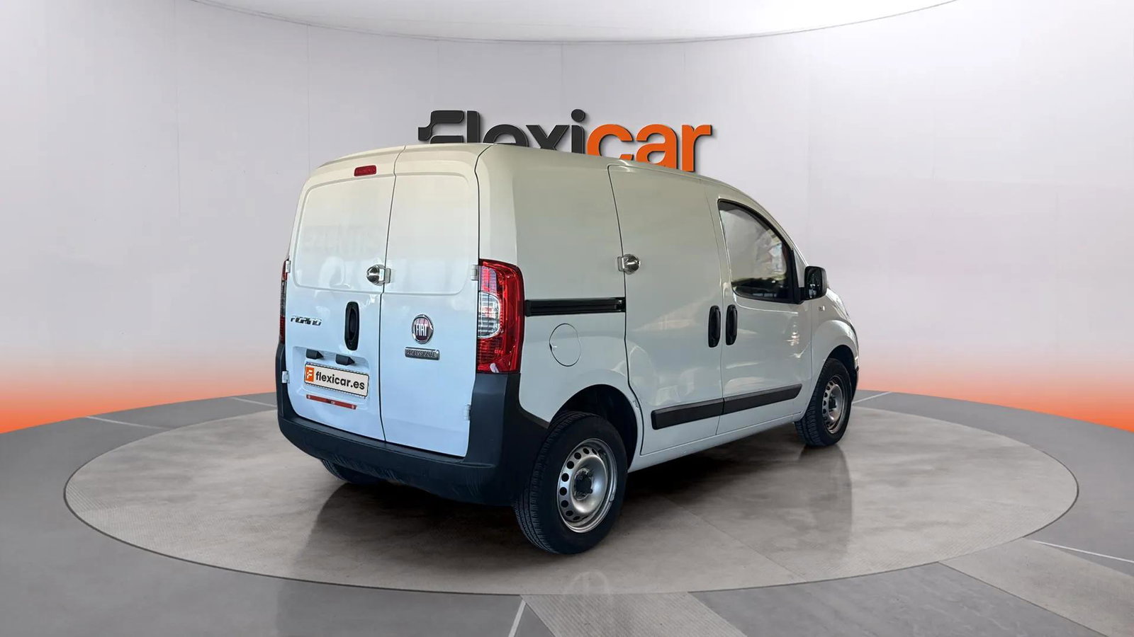https://cdn-flexicar.caraffinity.it/public_appraisal_images_pro/images/stock/238616/2FhlasimVK__7.jpg