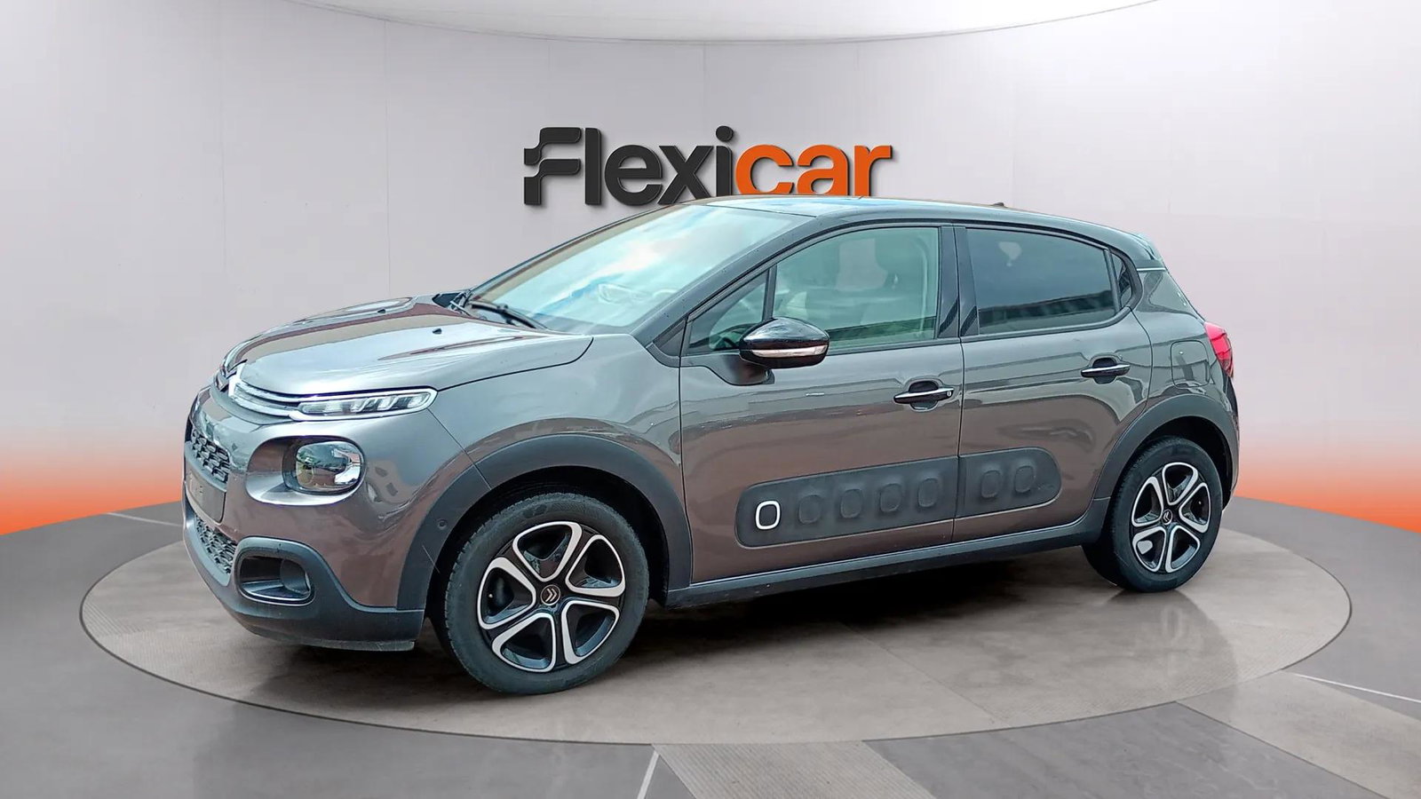 https://cdn-flexicar.caraffinity.it/public_appraisal_images_pro/images/stock/239153/xhvYVR3Ojf__VF7SXHMRVLT554834_0933b414605548cc9de4a6dad39166bd_Exterior_1.jpg.jpg