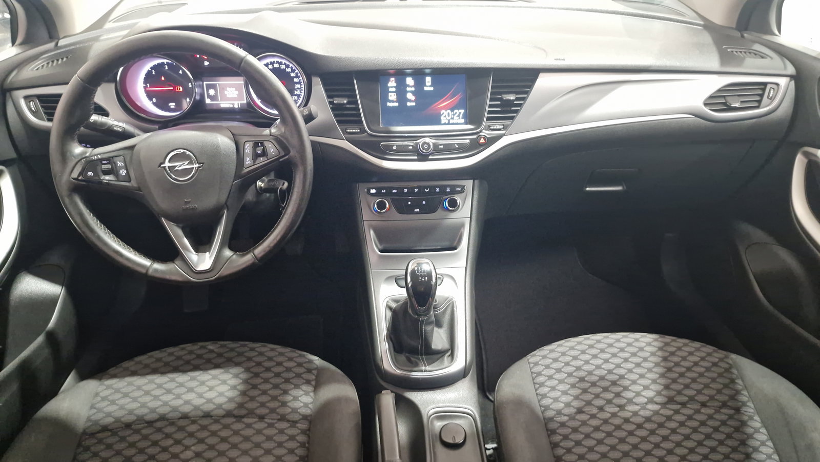 https://cdn-flexicar.caraffinity.it/public_appraisal_images_pro/images/stock/239736/SCsRPteJKk__img-7260380e-b62f-43ac-a759-0c6a9de53a3c.jpeg