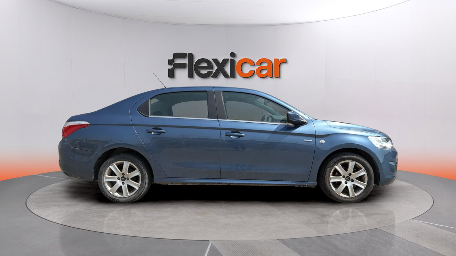 https://cdn-flexicar.caraffinity.it/public_appraisal_images_pro/images/stock/239761/LEyKDpxCOZ__img-dcb89605-eef9-4672-be54-7cd51912fc82.jpeg