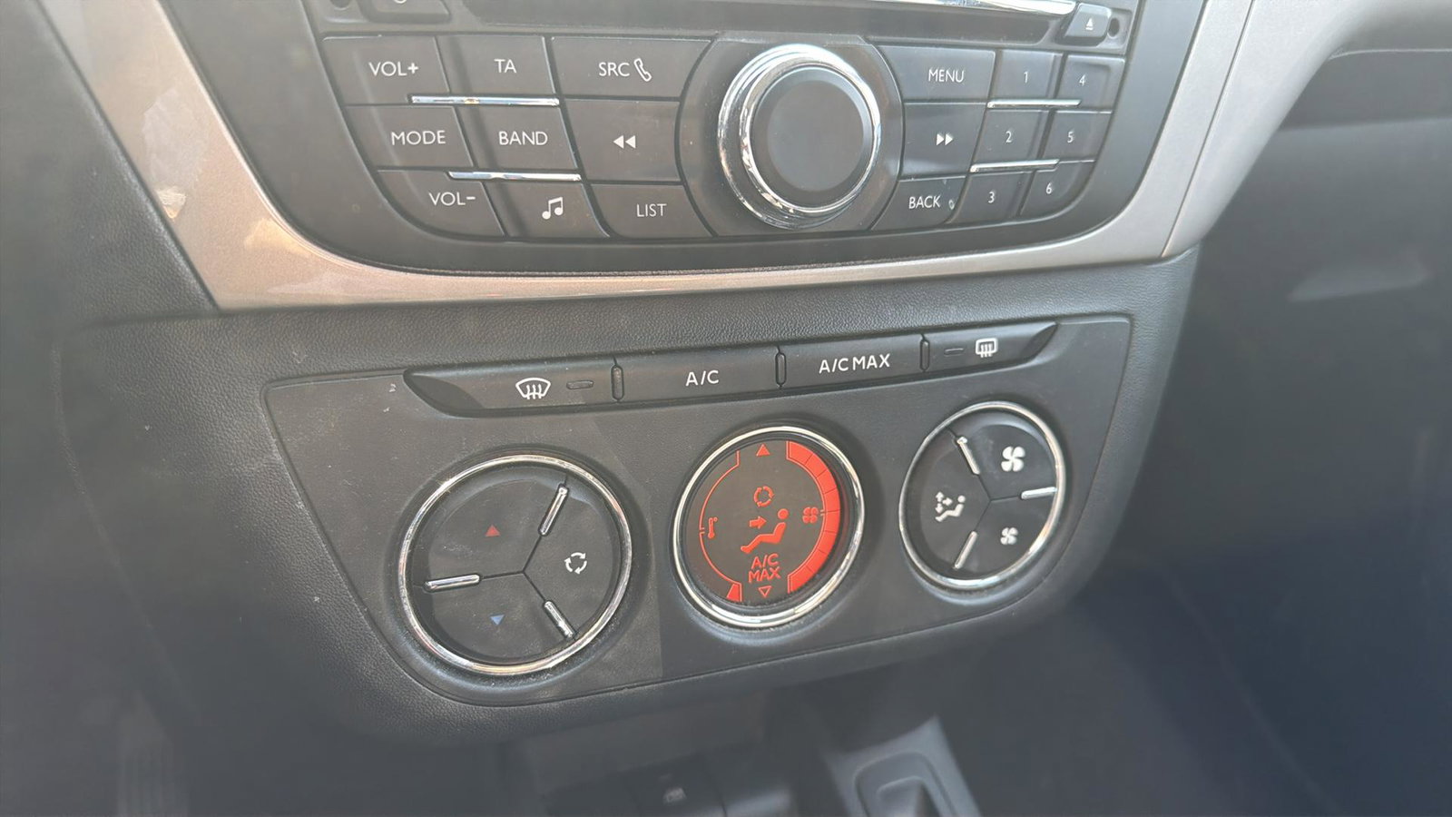 https://cdn-flexicar.caraffinity.it/public_appraisal_images_pro/images/stock/239761/TXiYhpwl1O__img-ac957da2-0662-41fd-9c55-9deb11dc9514.jpeg