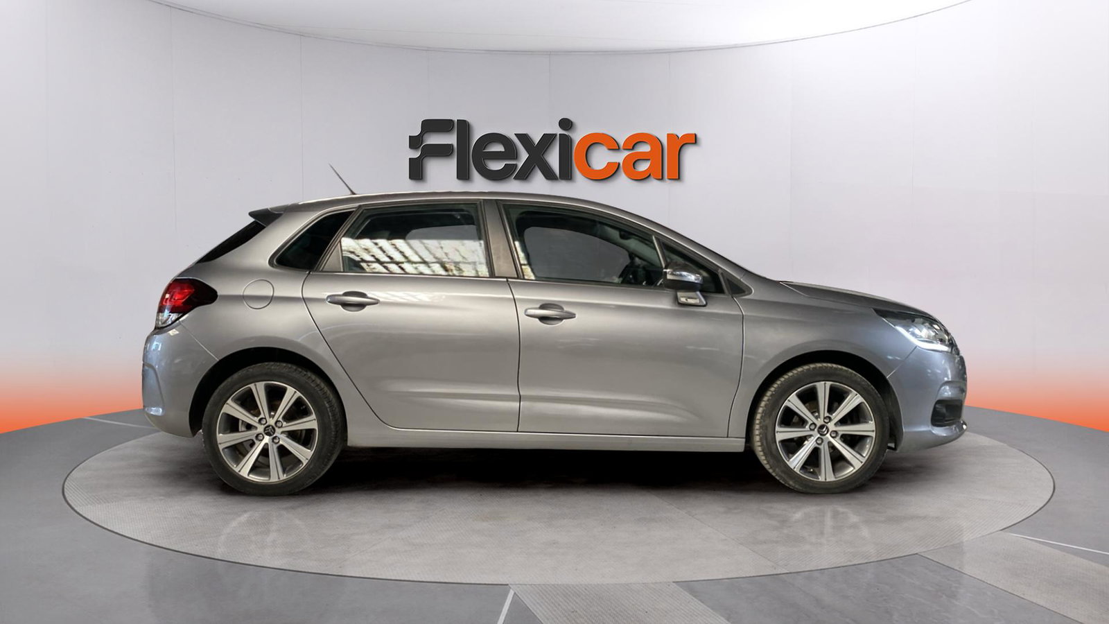 https://cdn-flexicar.caraffinity.it/public_appraisal_images_pro/images/stock/239913/beslSyZQWN__img-65d73f78-f9f1-4269-b3b8-ae2154d3d0d7.jpeg
