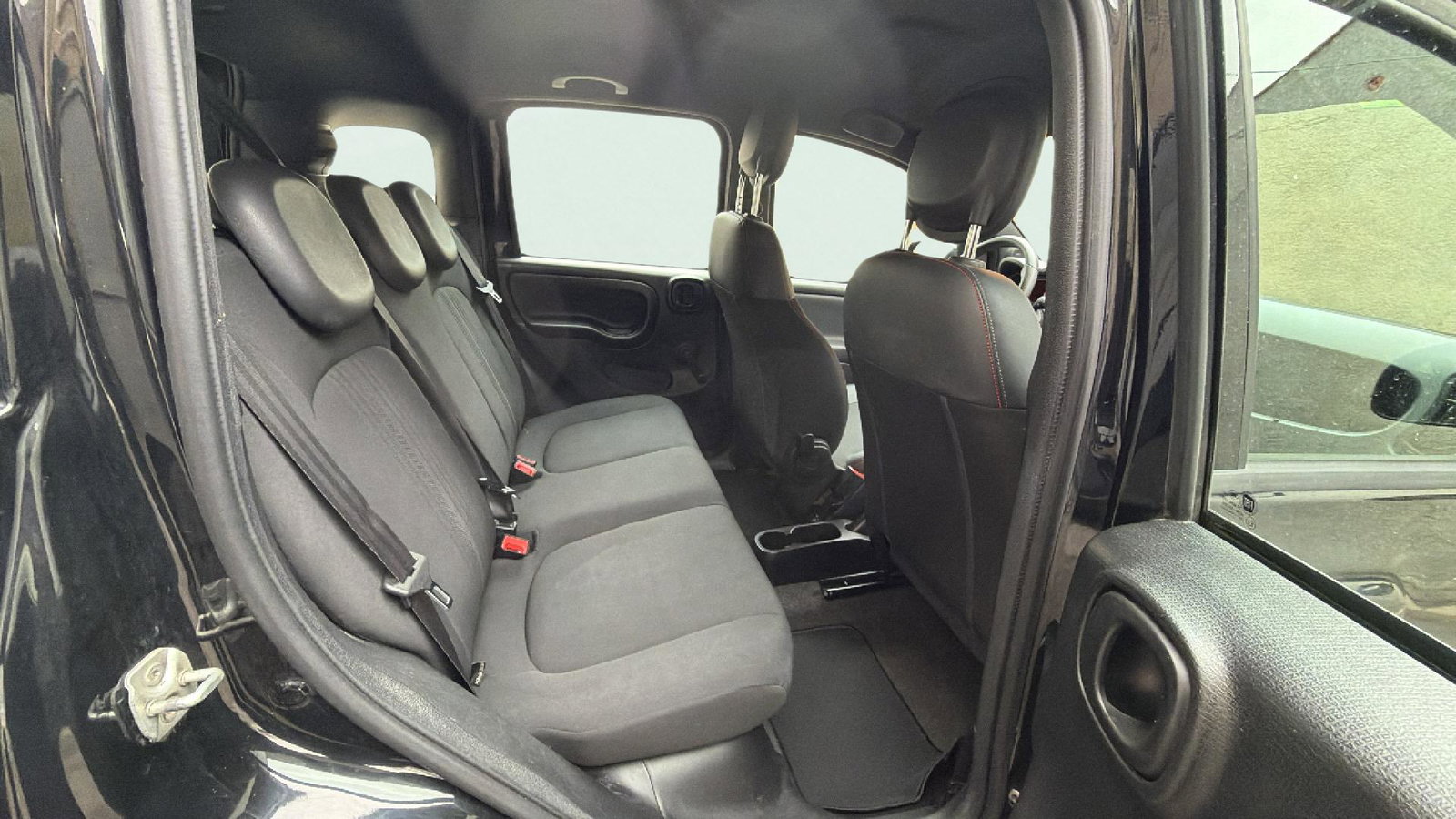 https://cdn-flexicar.caraffinity.it/public_appraisal_images_pro/images/stock/240173/gtEoHVC2Qu__img-edf86d64-3a54-4e72-a3d5-ed8c918724e6.jpeg