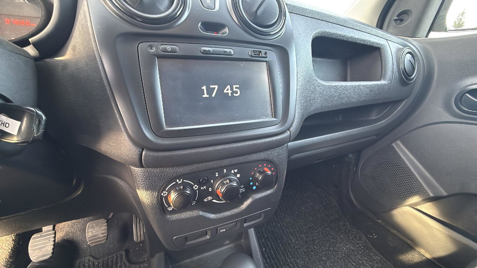 https://cdn-flexicar.caraffinity.it/public_appraisal_images_pro/images/stock/240631/3kNbd4C6az__img-f29b0fb0-42c4-4a9b-94eb-41f5f64b32ac.jpeg